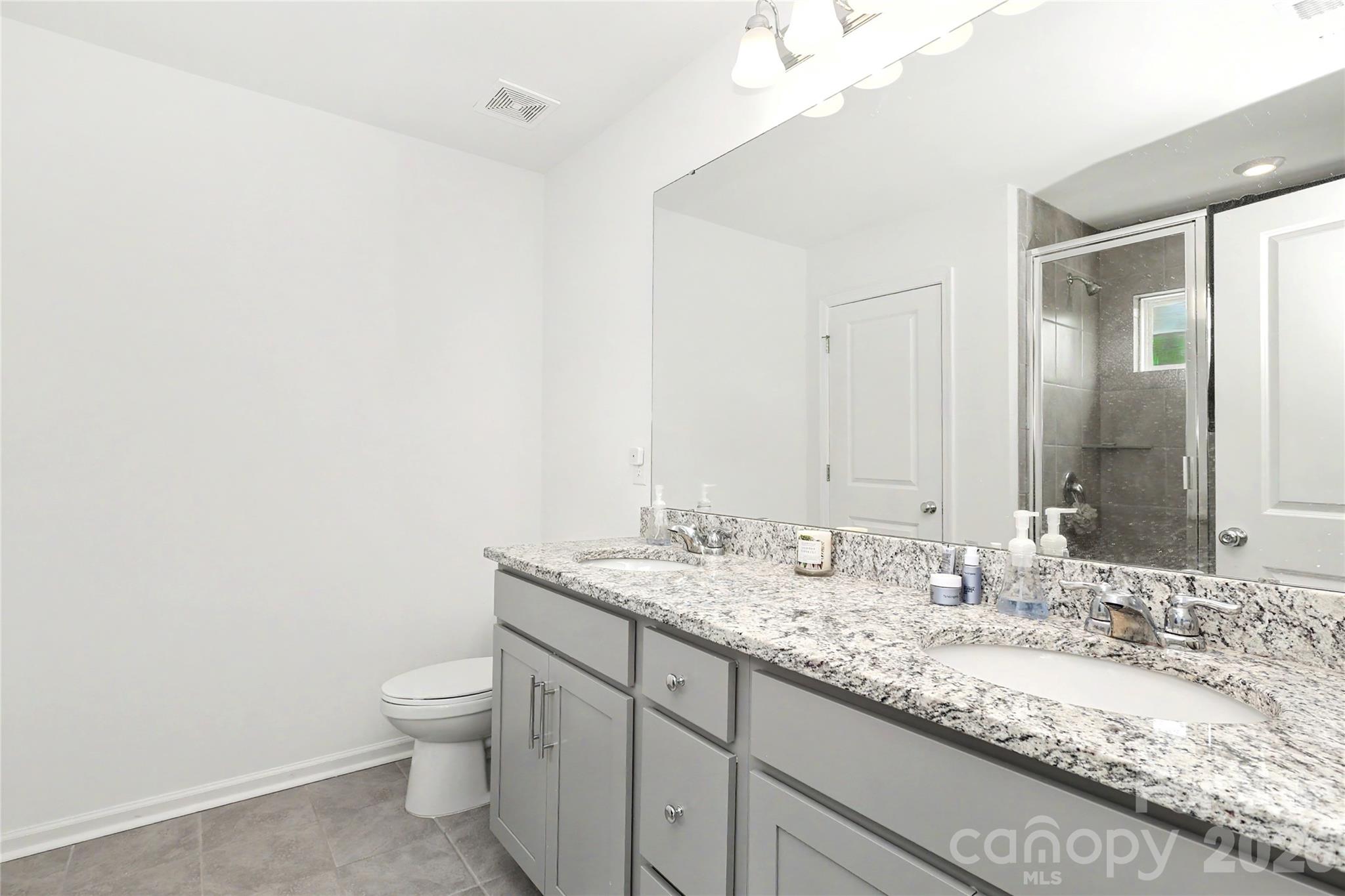 11122 Glasden Road — Charlotte
