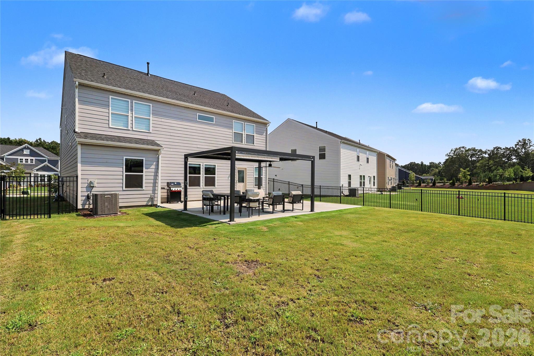 11122 Glasden Road — Charlotte