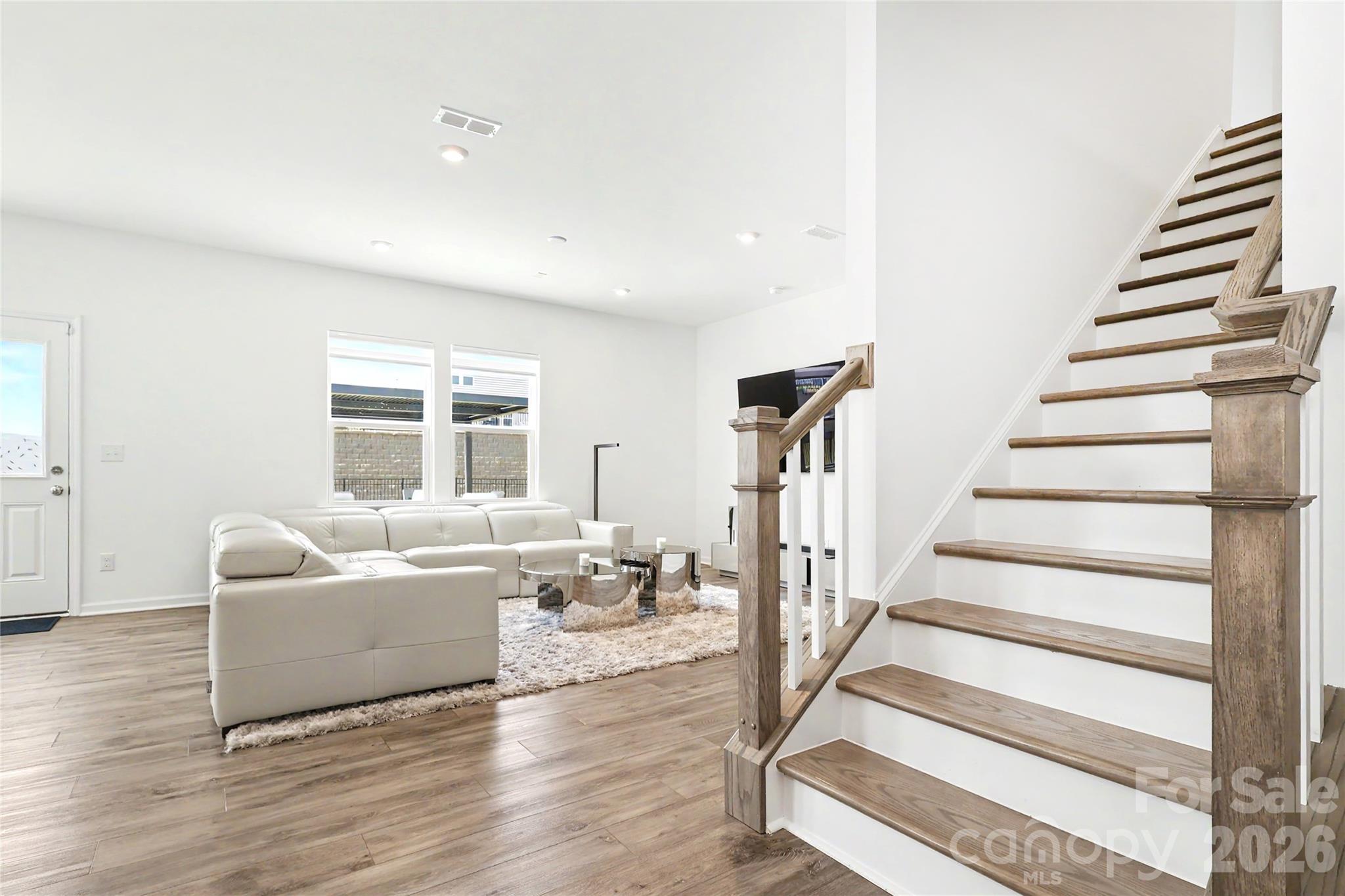 11122 Glasden Road — Charlotte