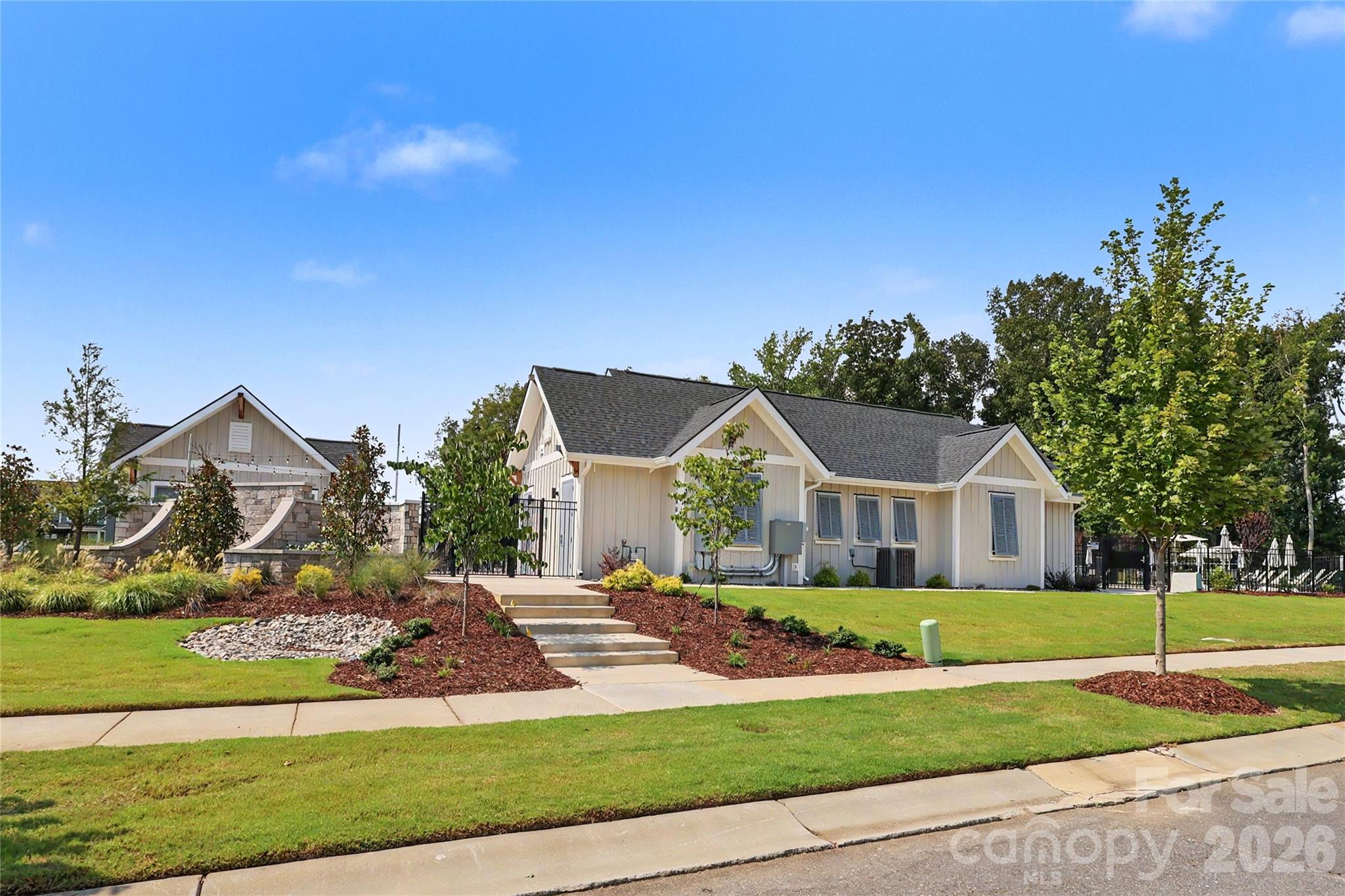 11122 Glasden Road — Charlotte