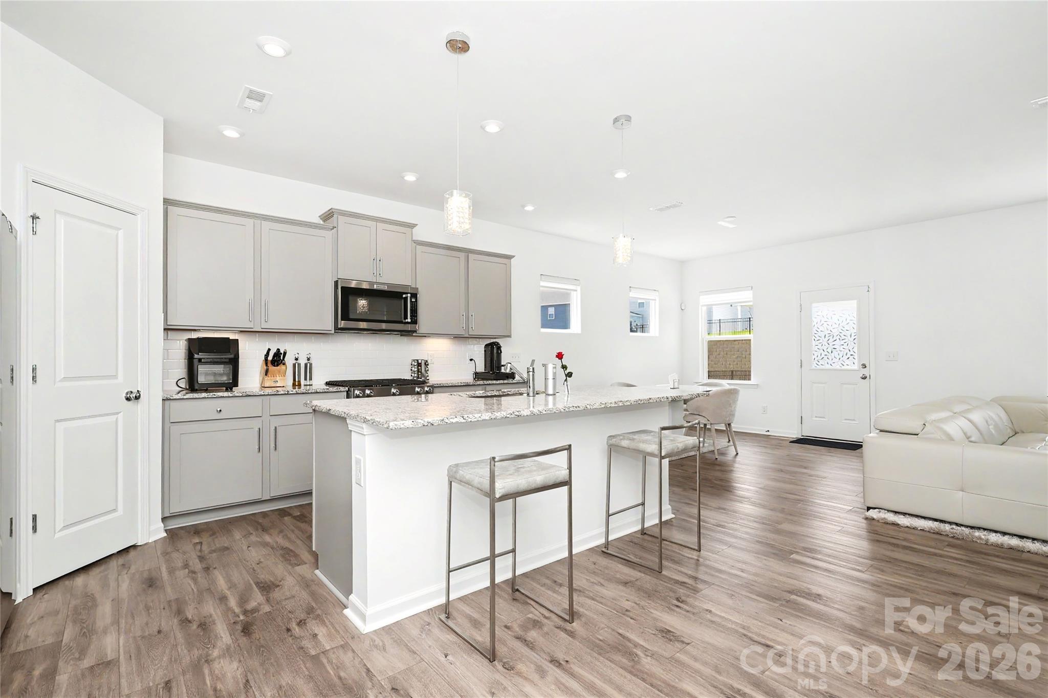 11122 Glasden Road — Charlotte