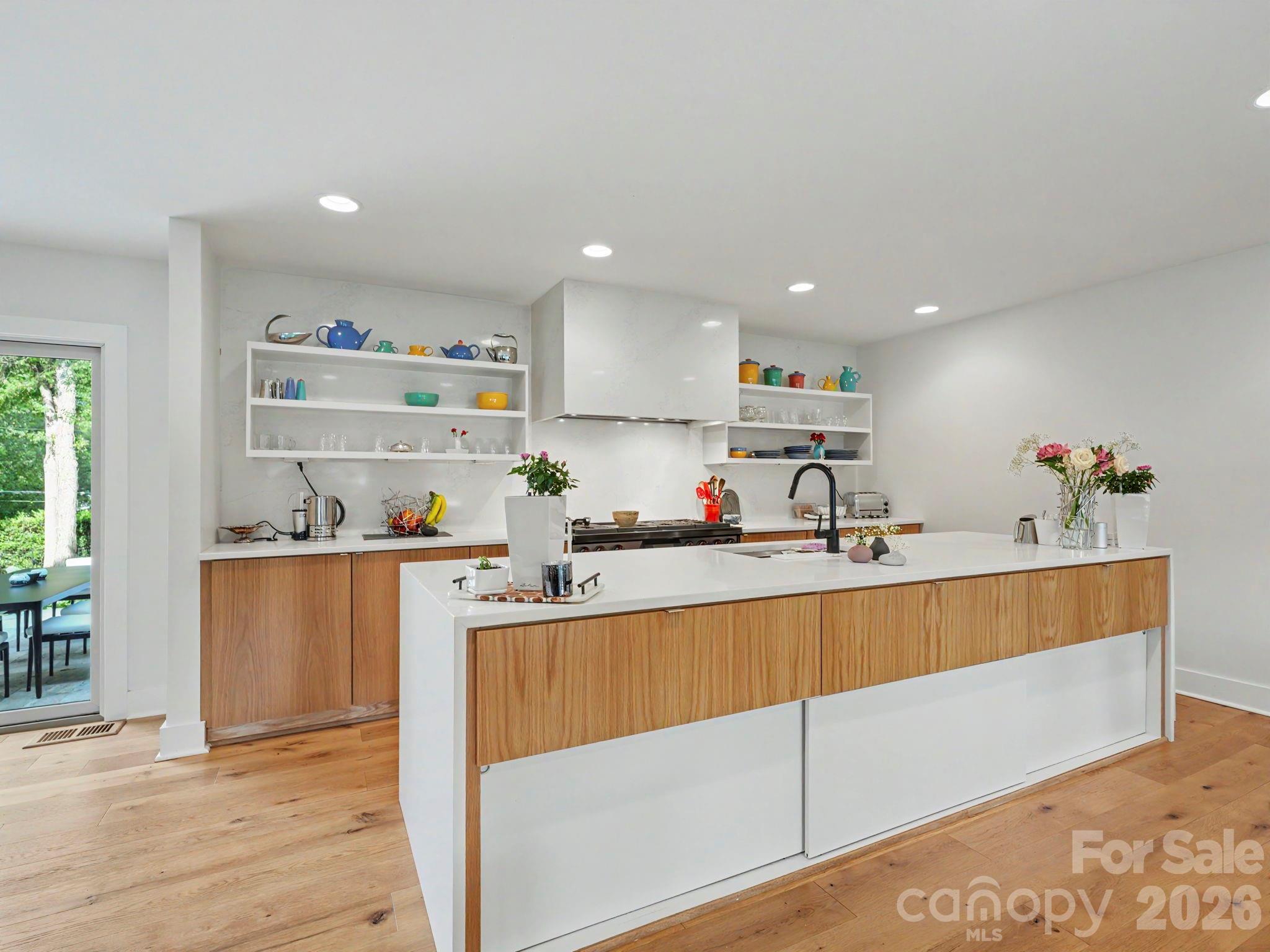 811 Lansdowne Road — Charlotte