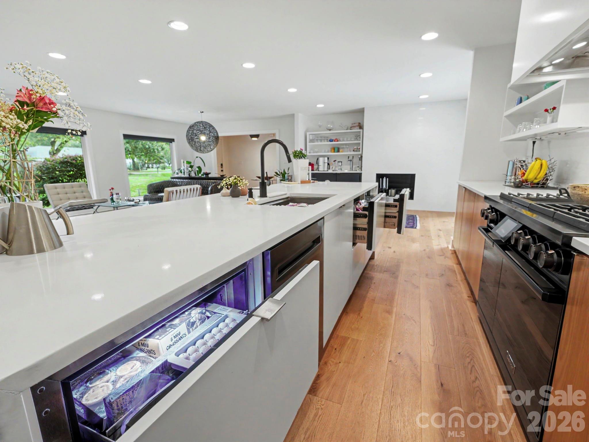 811 Lansdowne Road — Charlotte