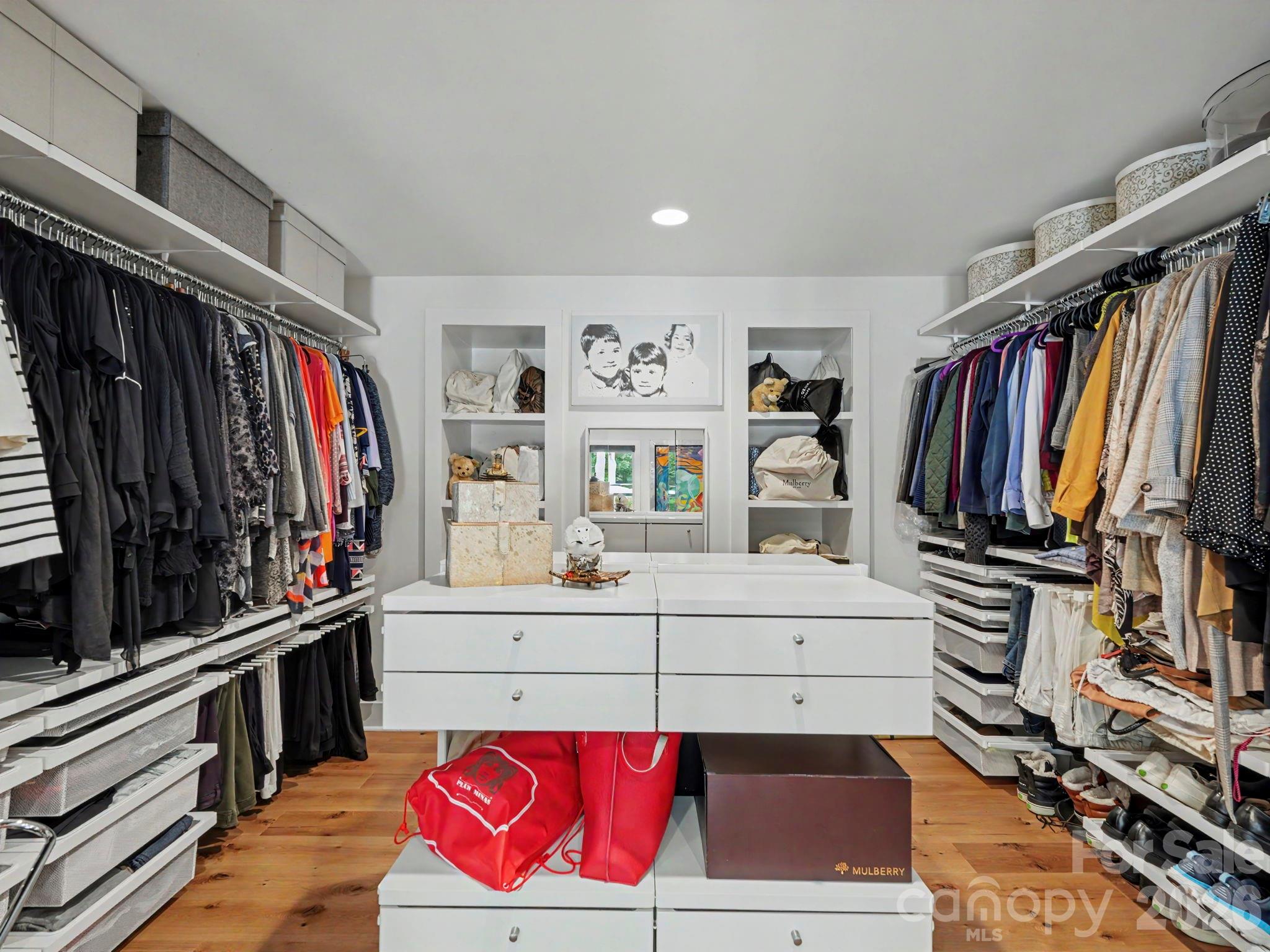 811 Lansdowne Road — Charlotte