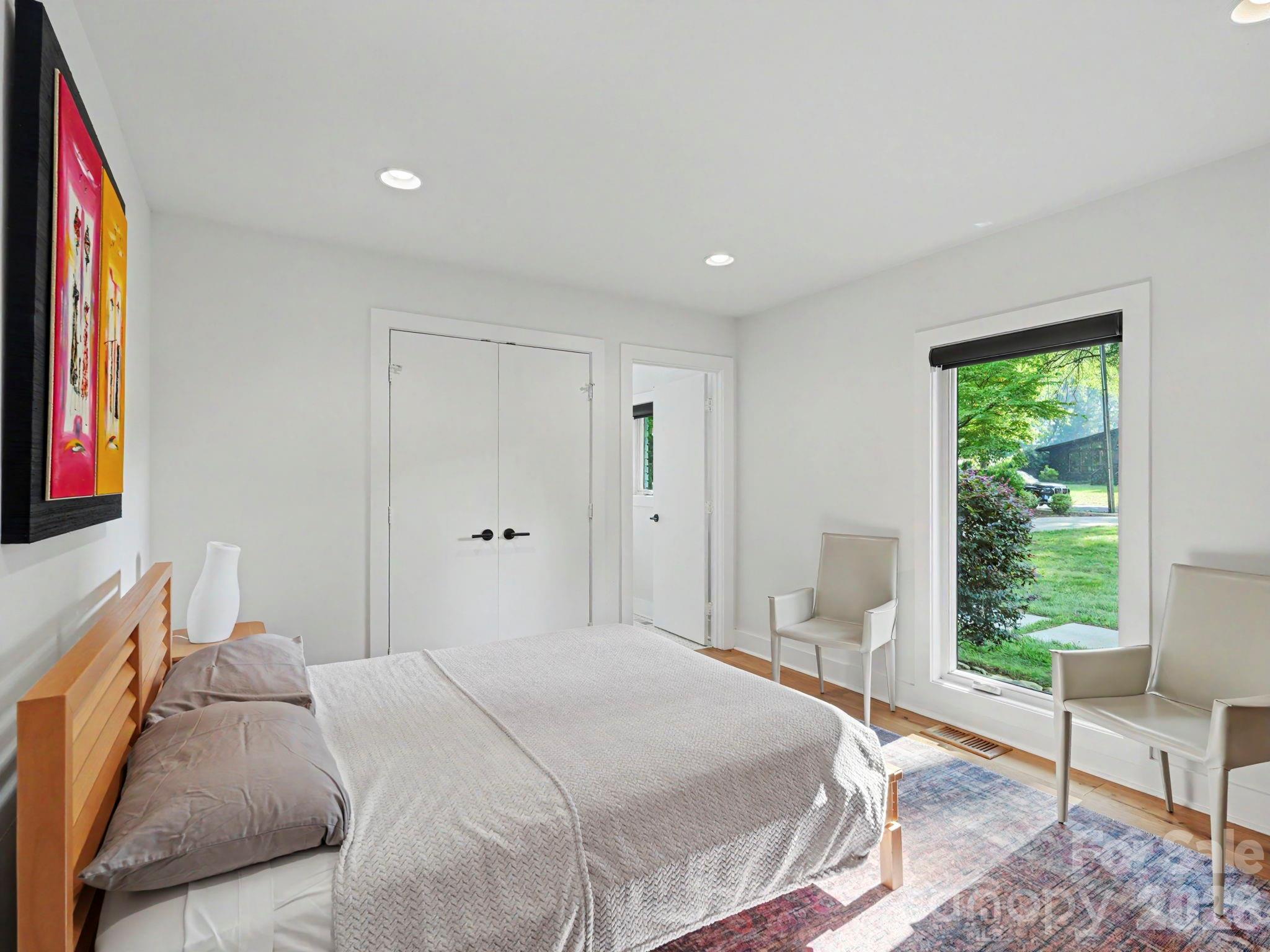 811 Lansdowne Road — Charlotte