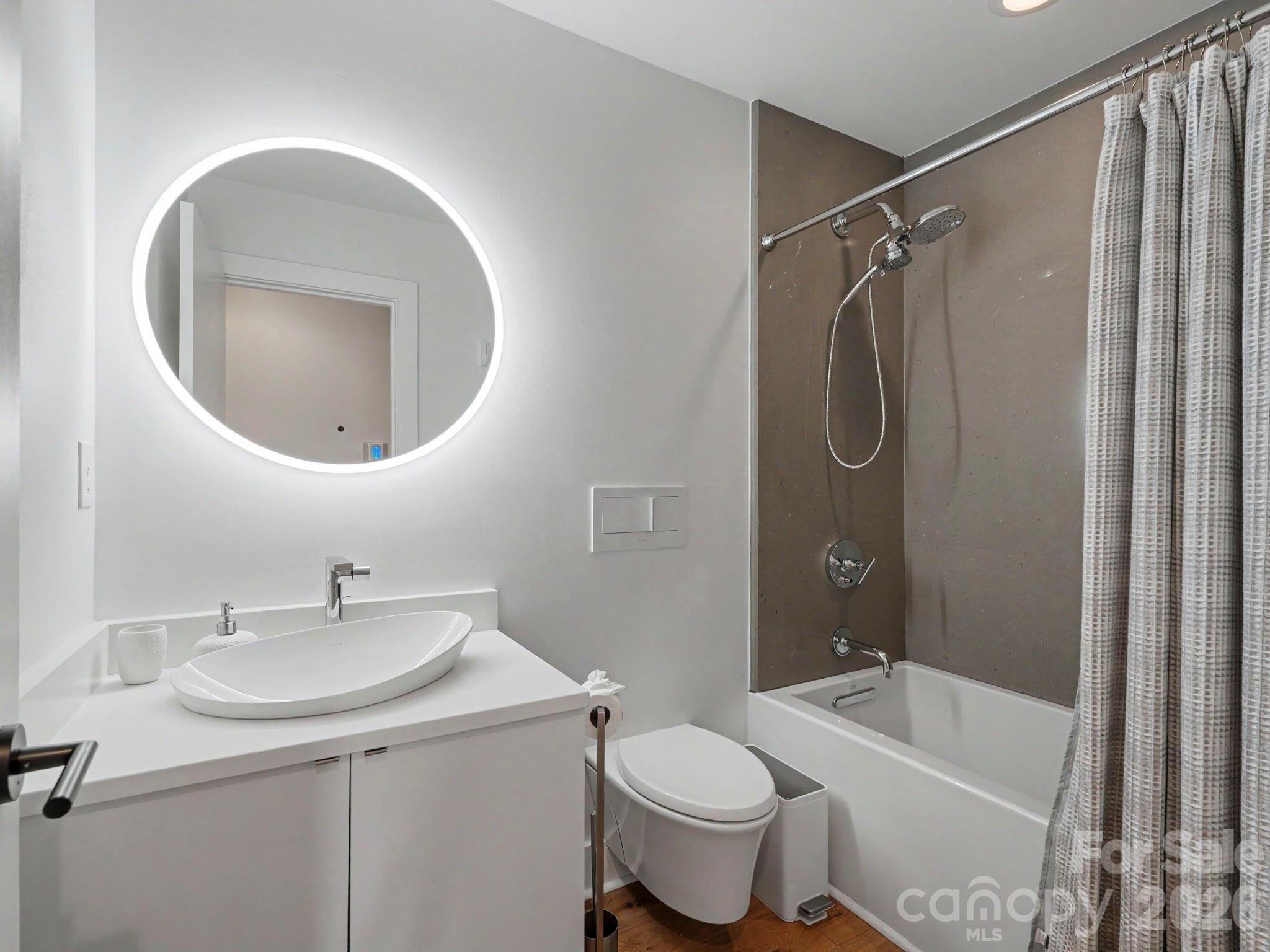 811 Lansdowne Road — Charlotte
