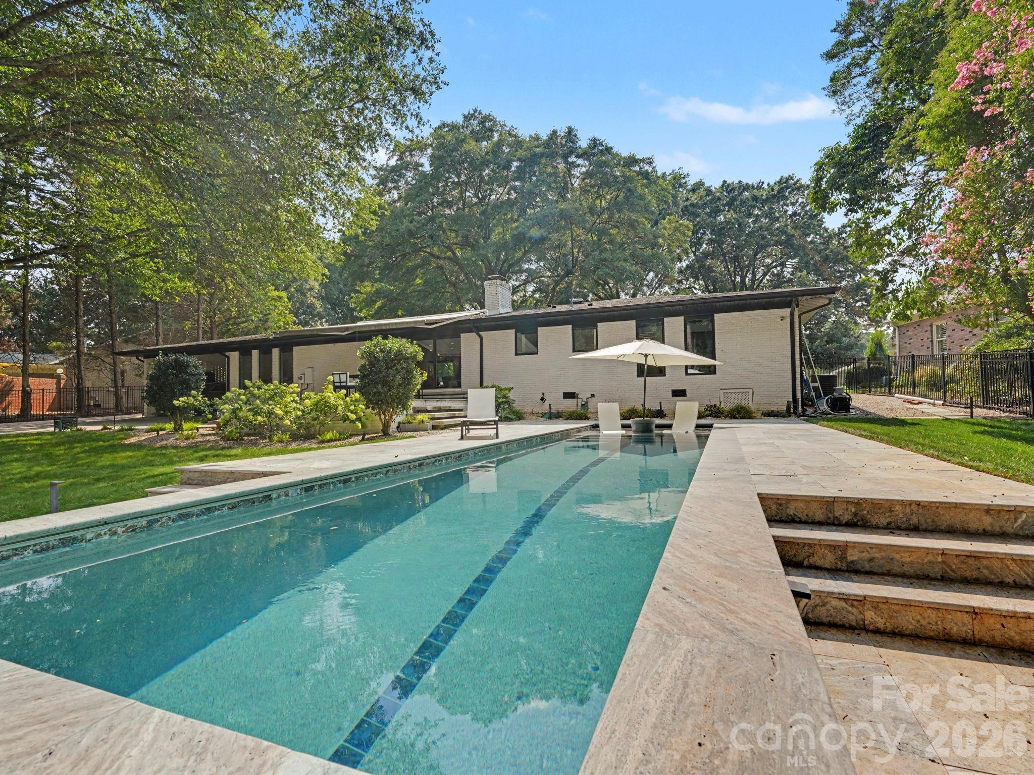 811 Lansdowne Road — Charlotte