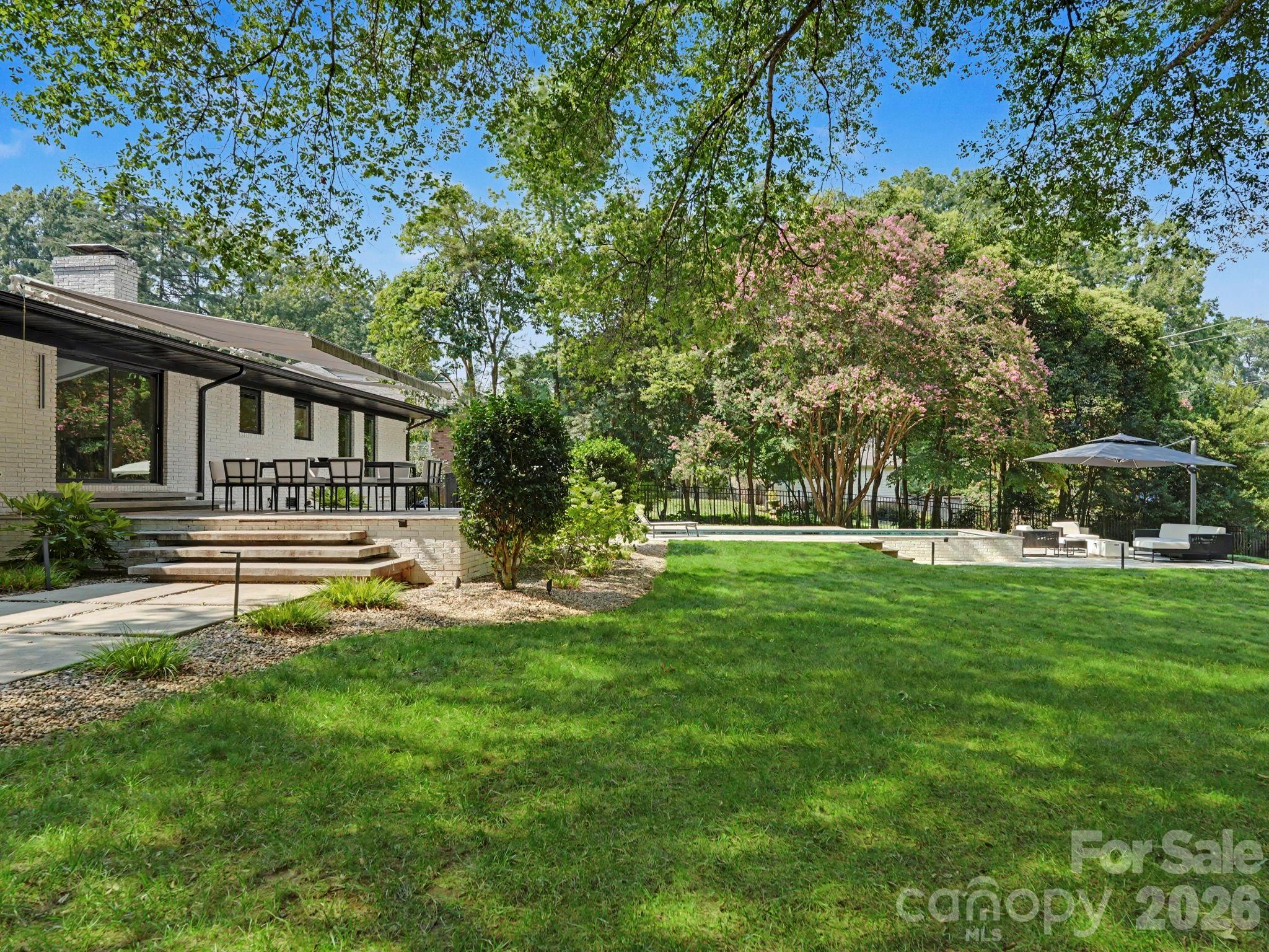 811 Lansdowne Road — Charlotte