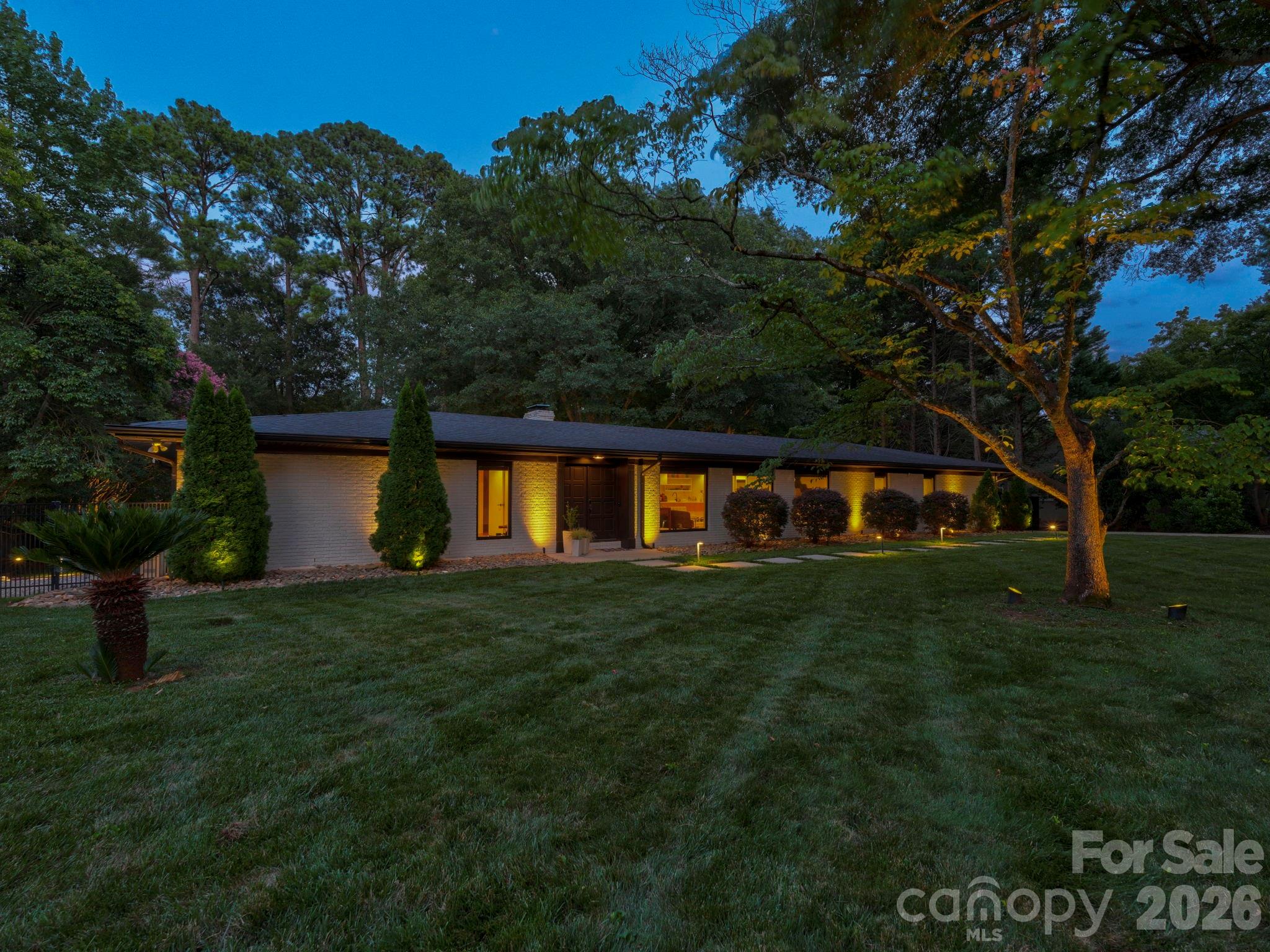 811 Lansdowne Road — Charlotte