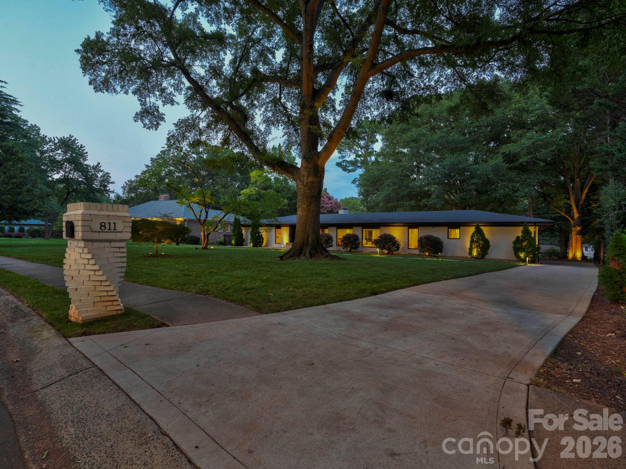 811 Lansdowne Road — Charlotte
