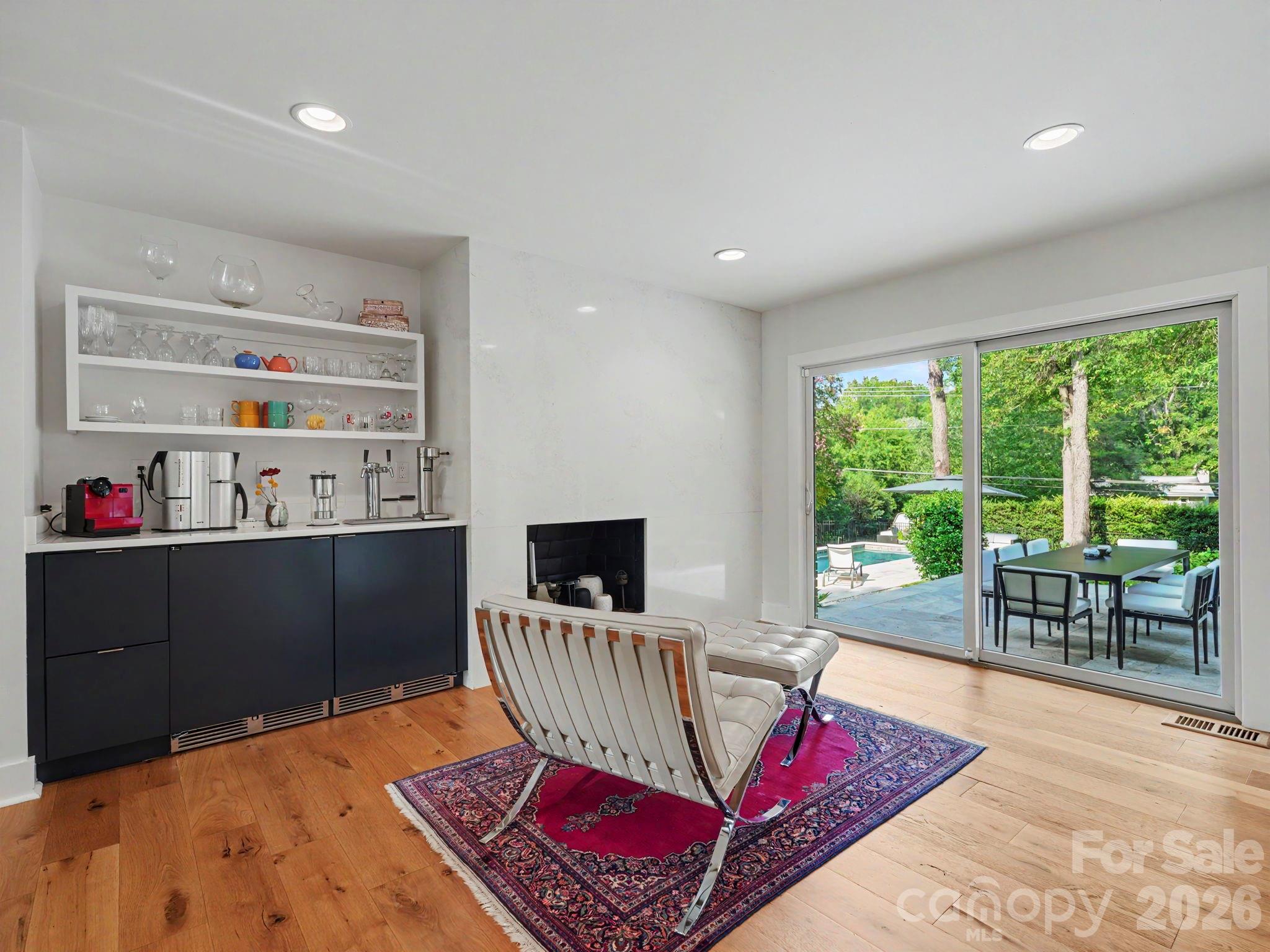 811 Lansdowne Road — Charlotte