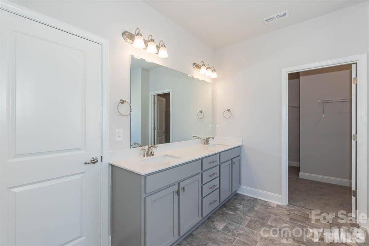5119 Colchester Court #59 — Catawba