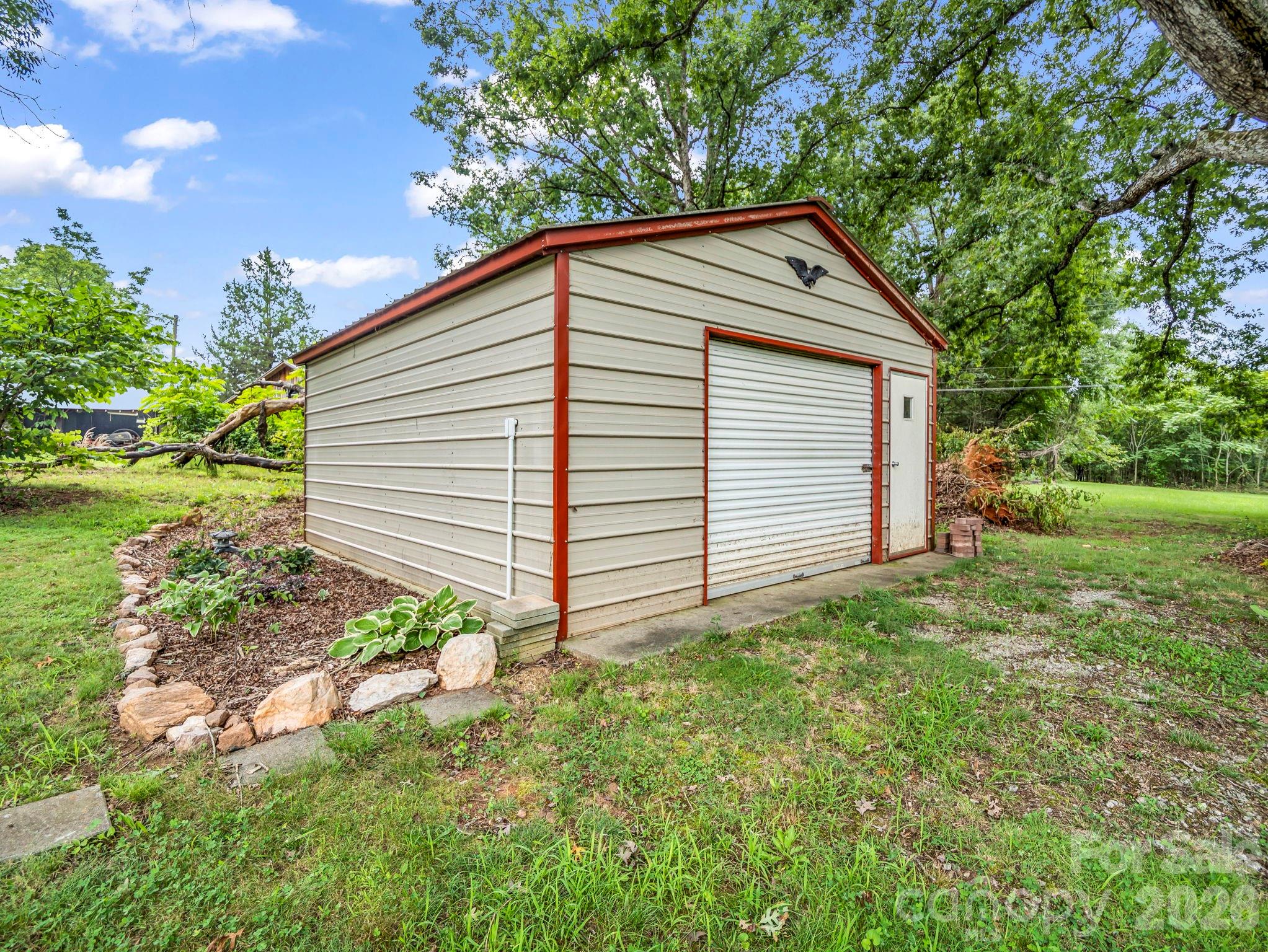 1264 Piney Ridge Road — Forest City