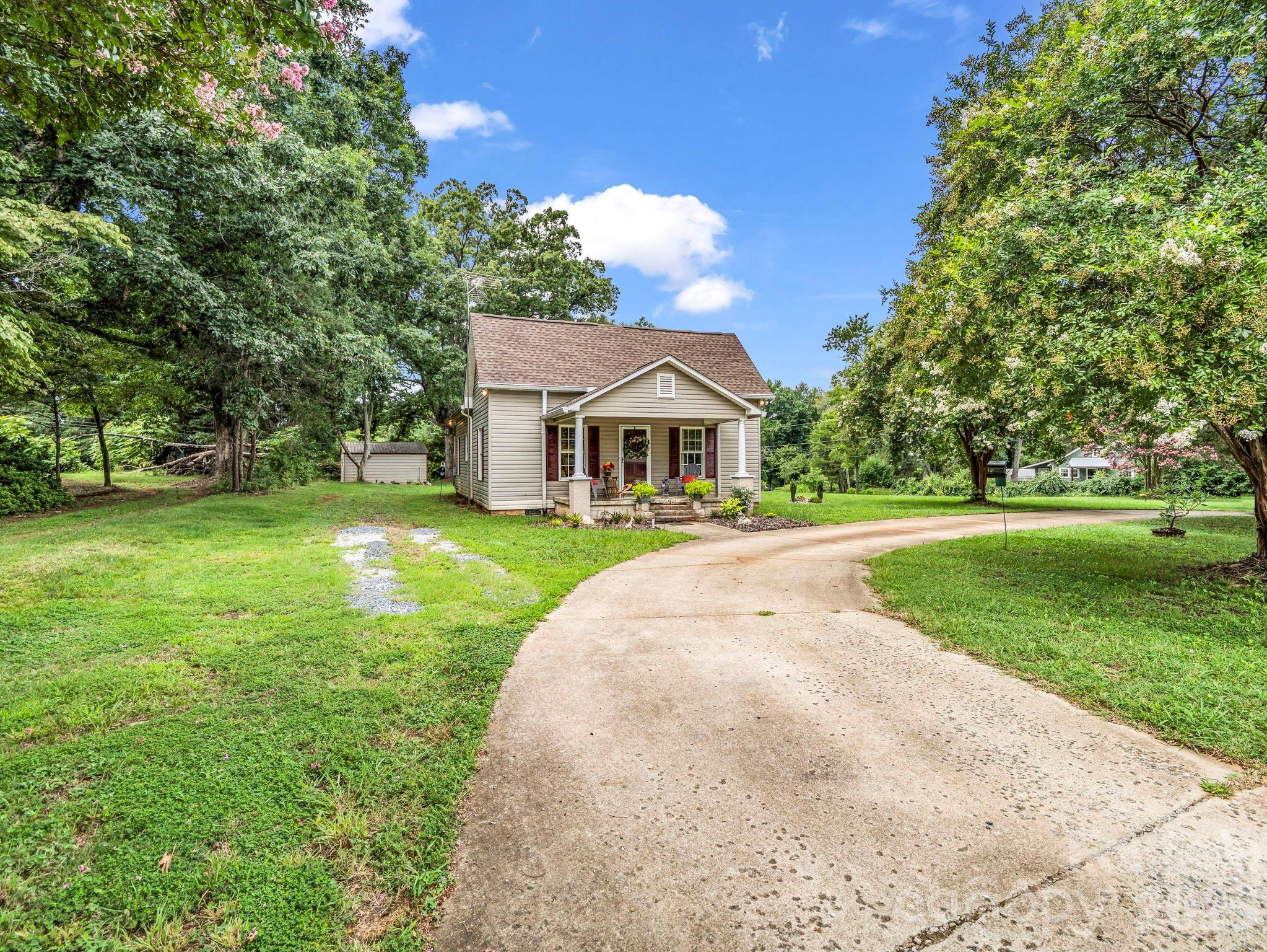 1264 Piney Ridge Road — Forest City