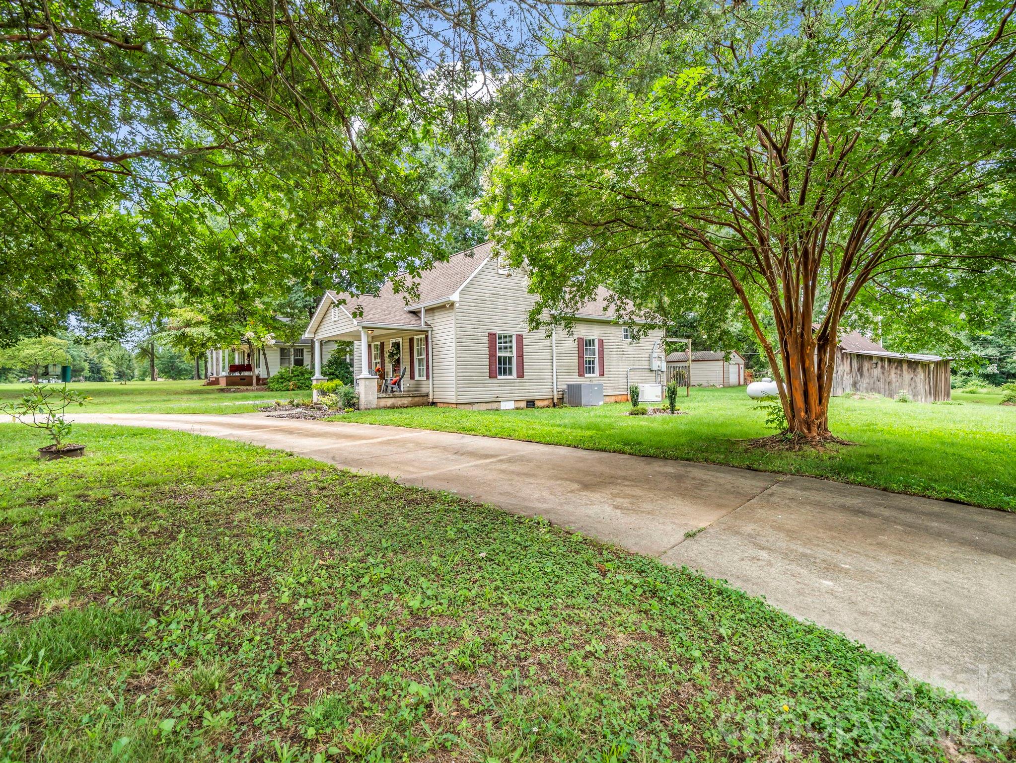 1264 Piney Ridge Road — Forest City