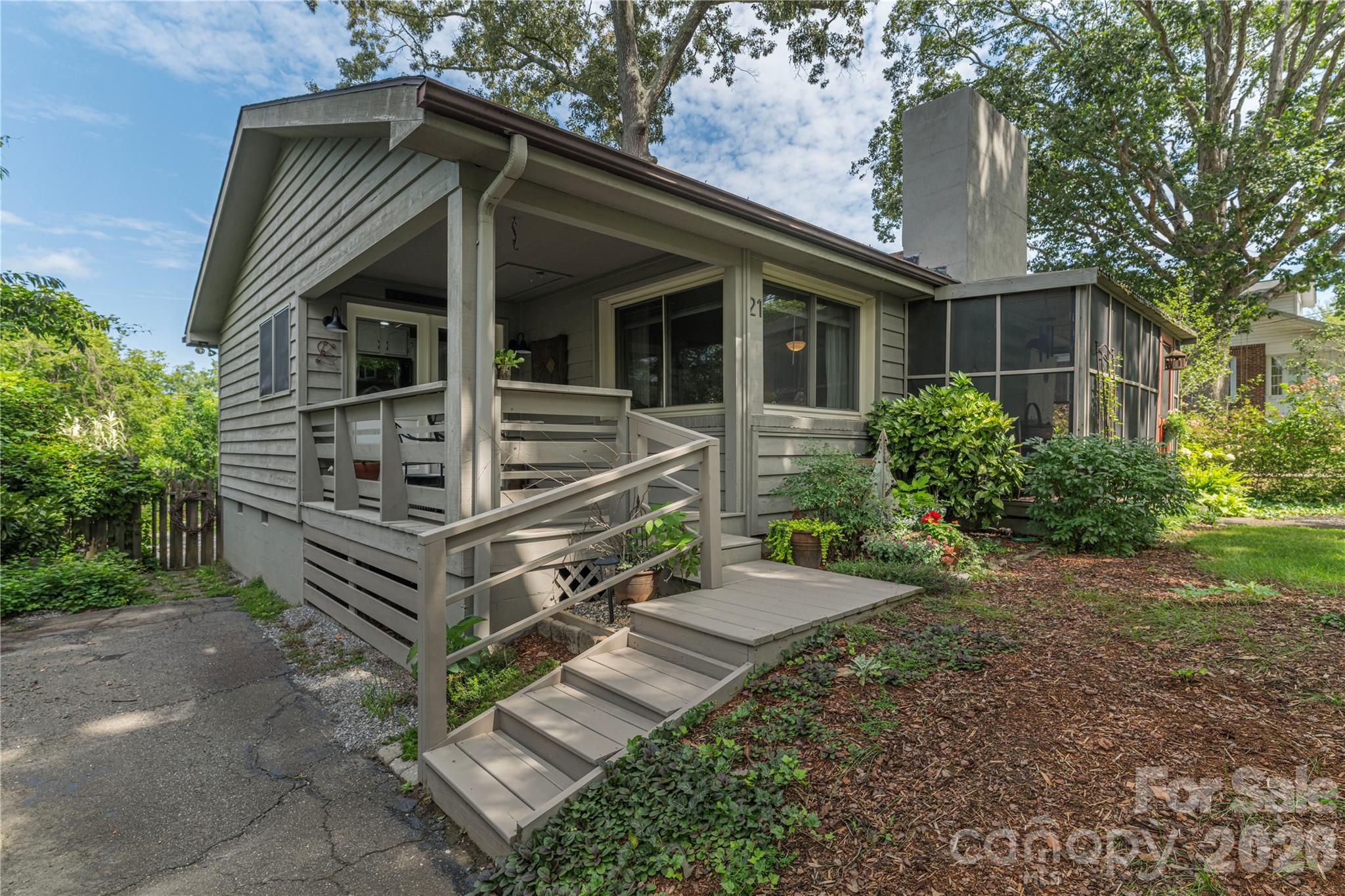 21 Lincoln Avenue — Asheville