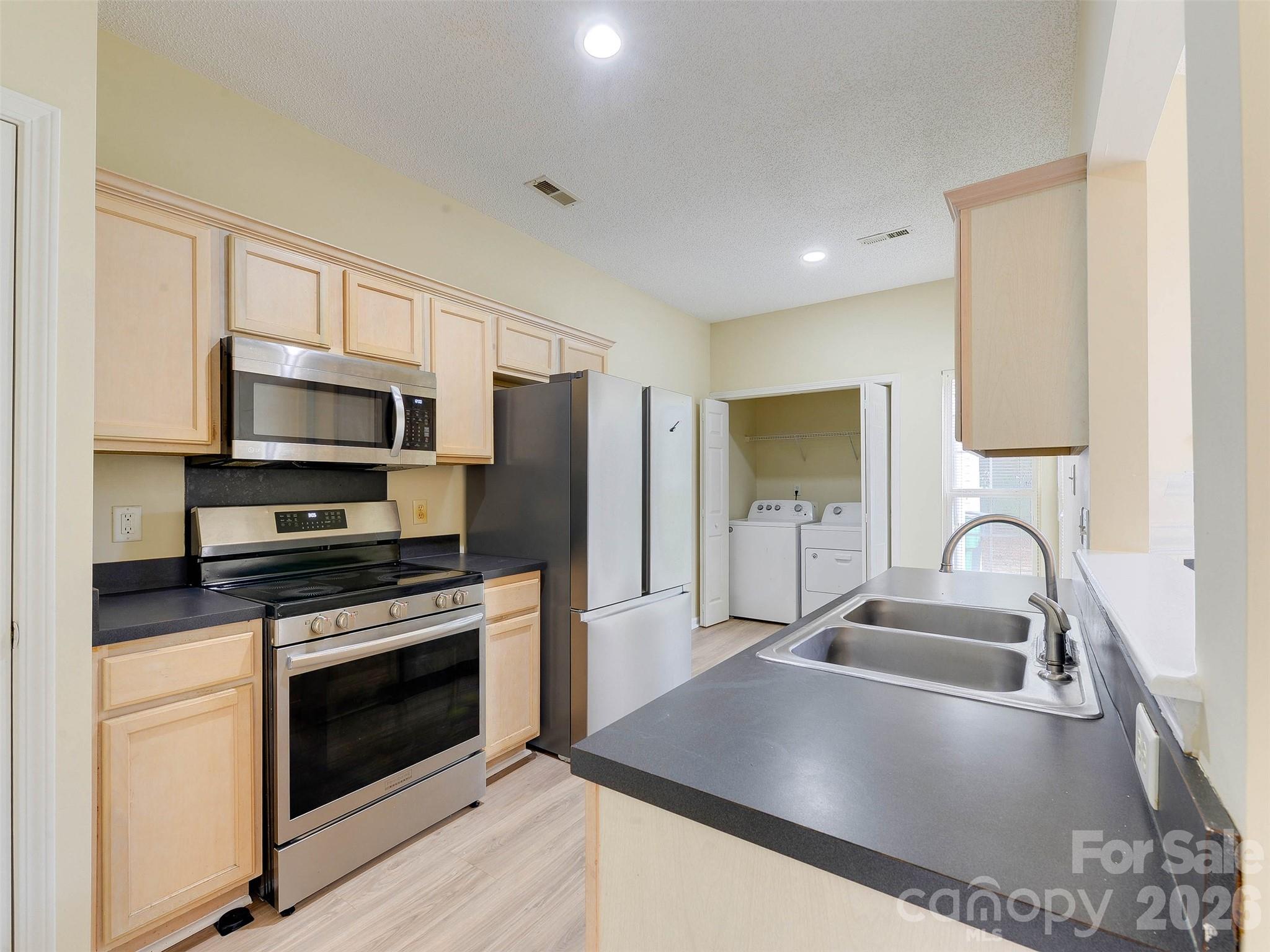 9128 Treyburn Drive — Charlotte
