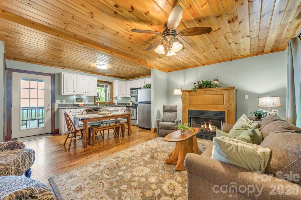 199 Bear Drive — Blowing Rock
