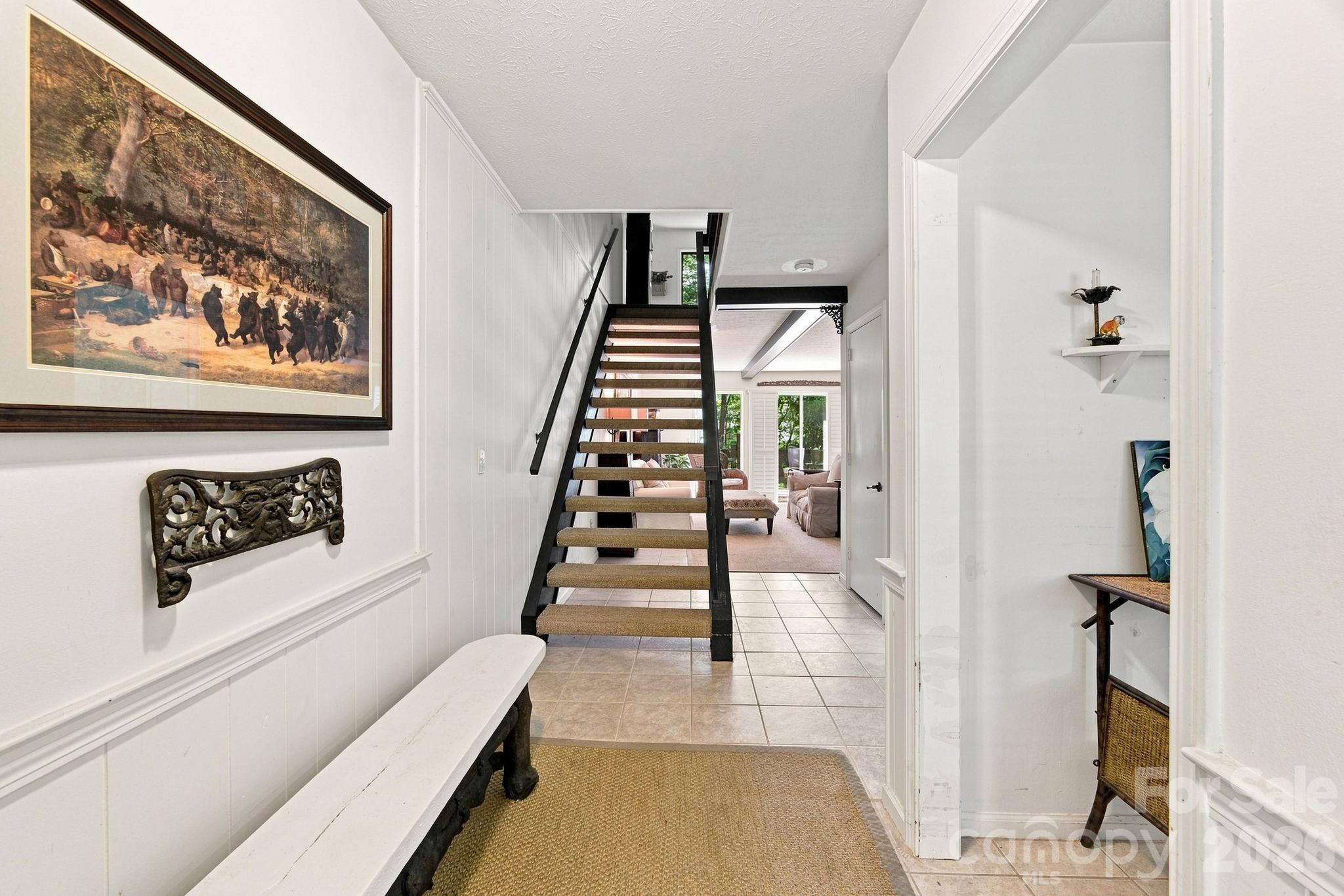 98 Laurelwood Circle W #6 — Hendersonville