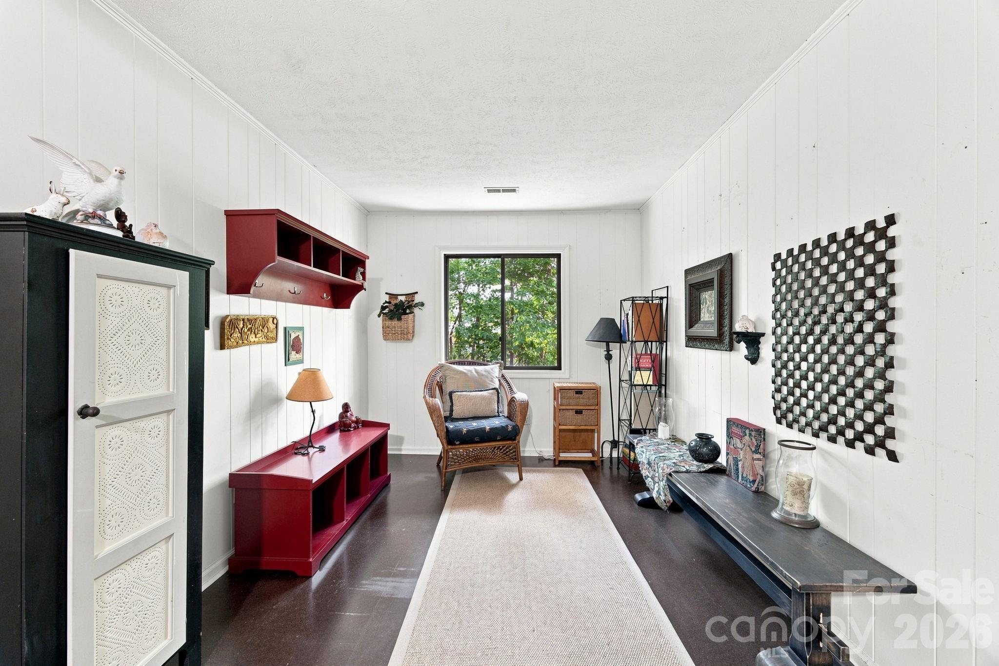 98 Laurelwood Circle W #6 — Hendersonville