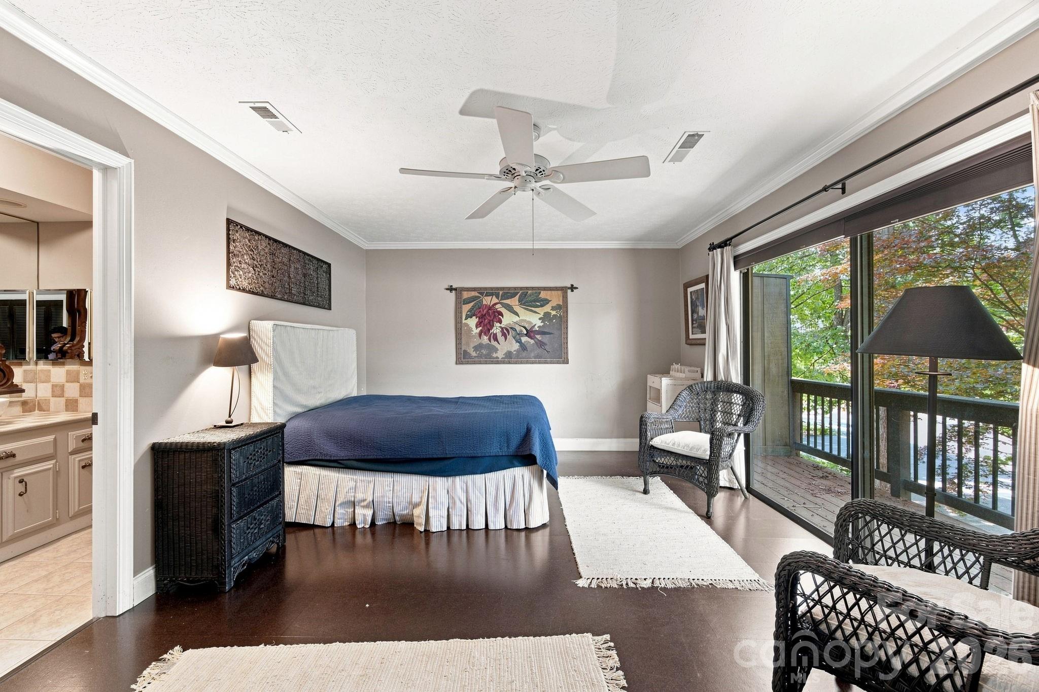 98 Laurelwood Circle W #6 — Hendersonville
