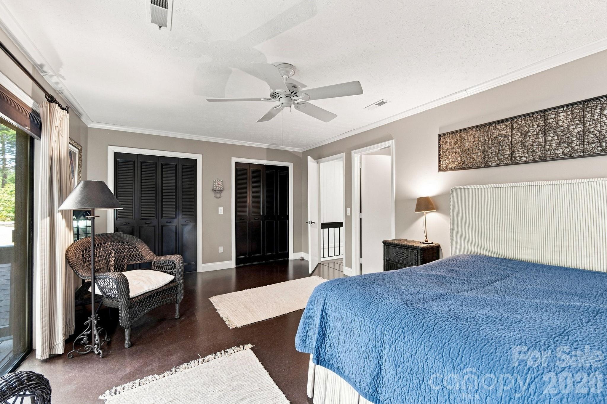 98 Laurelwood Circle W #6 — Hendersonville