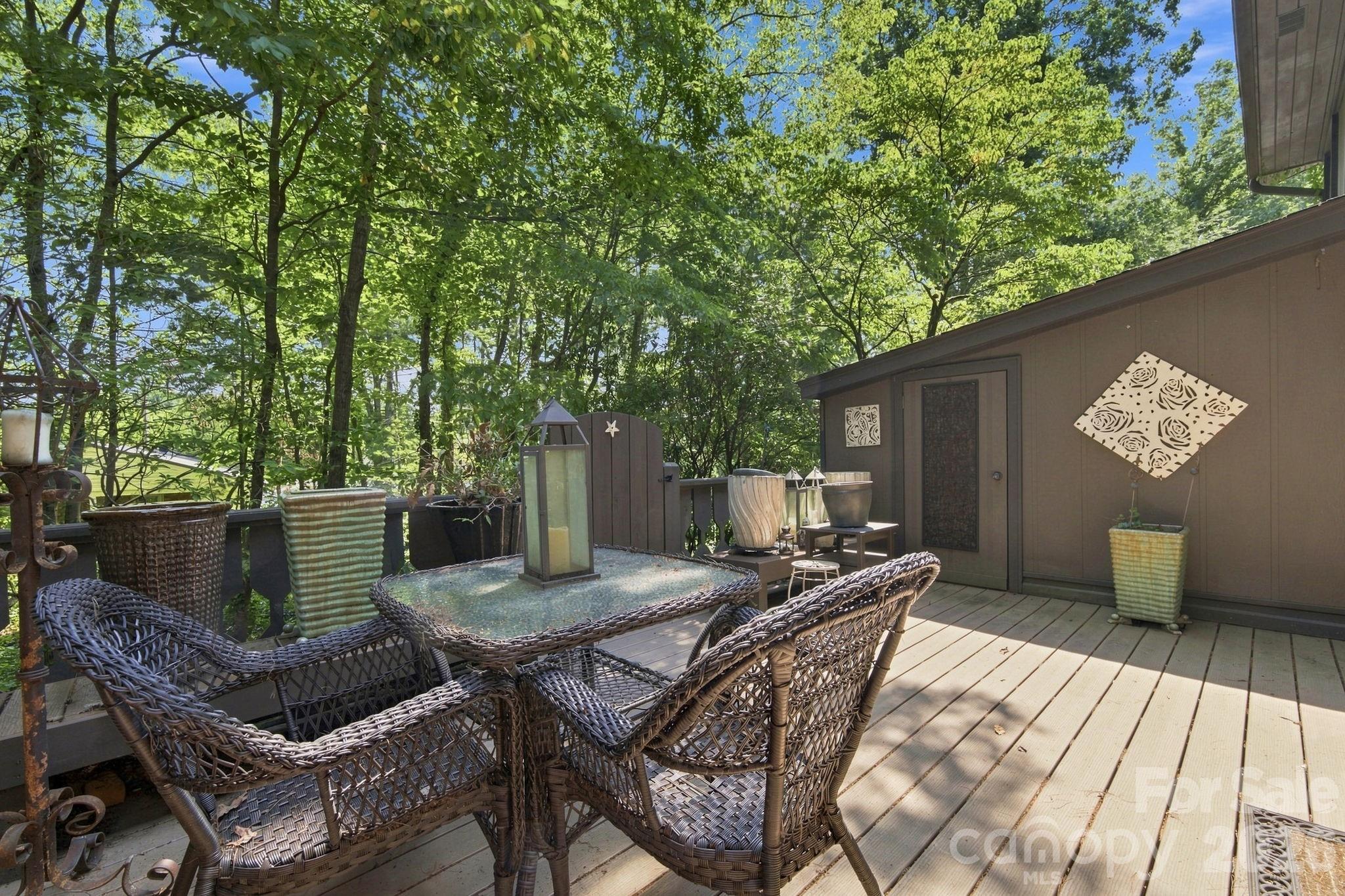 98 Laurelwood Circle W #6 — Hendersonville