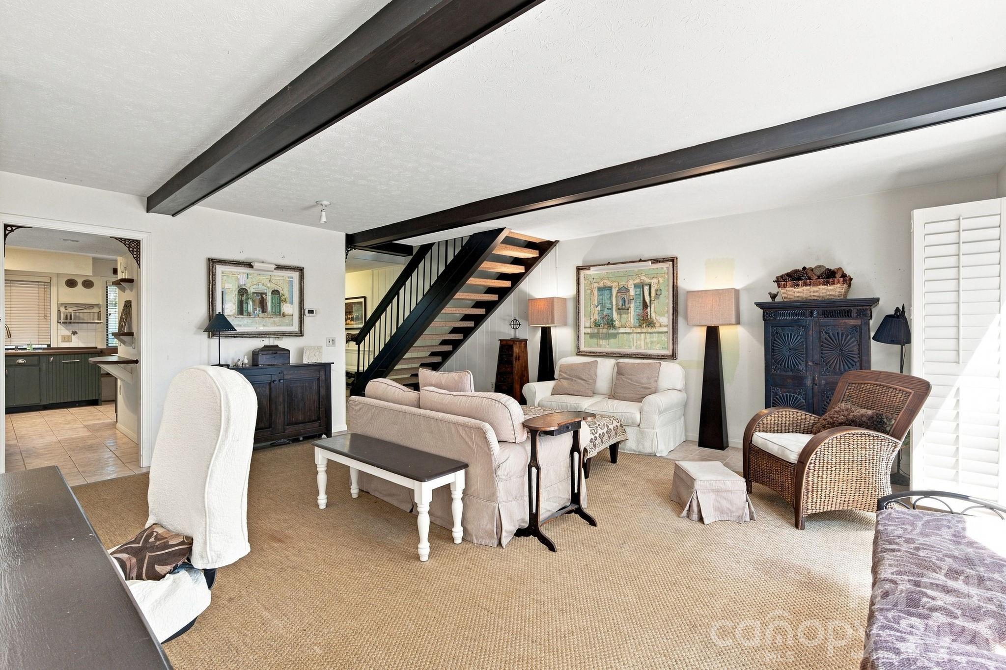98 Laurelwood Circle W #6 — Hendersonville