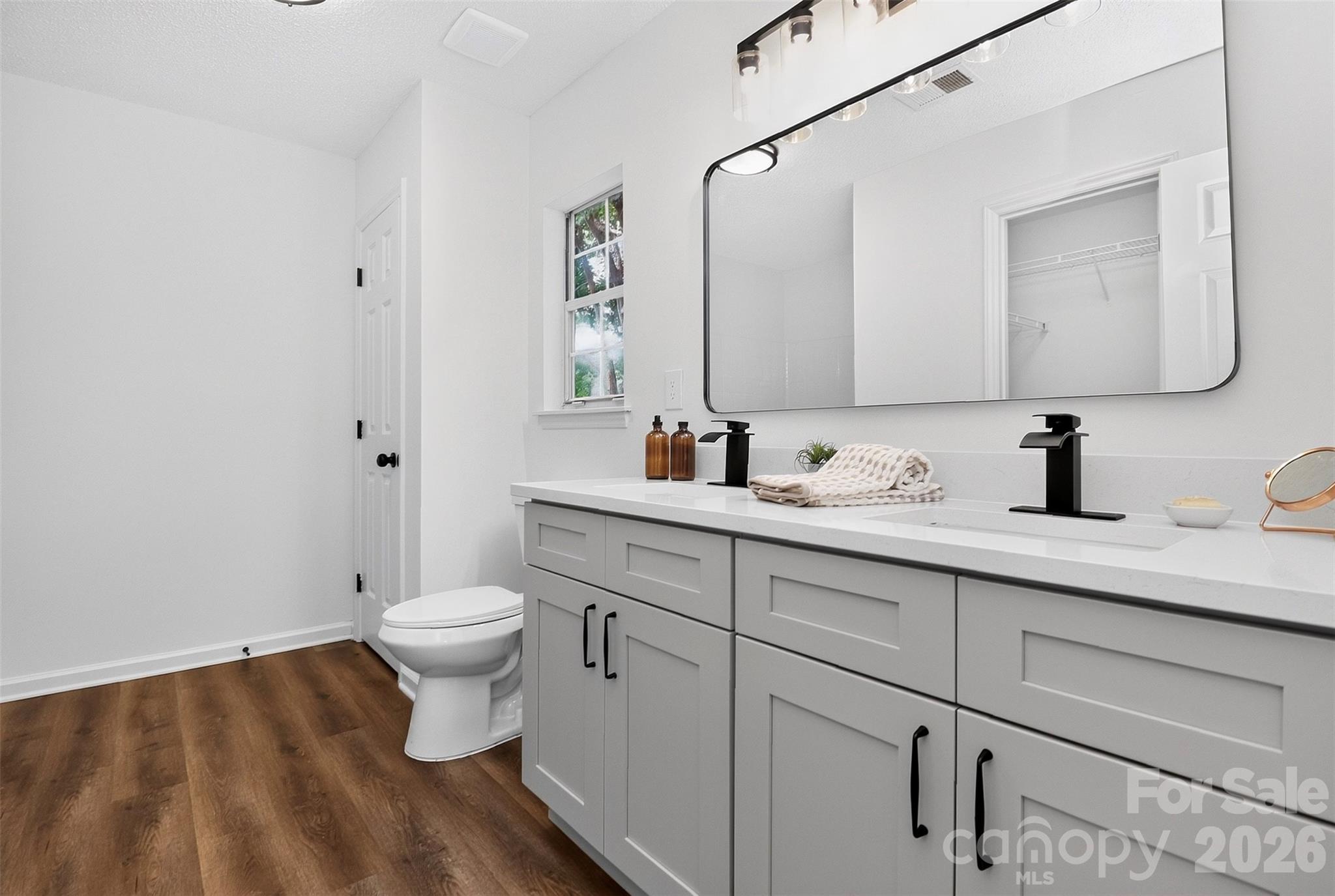 5800 Pennycross Lane — Charlotte
