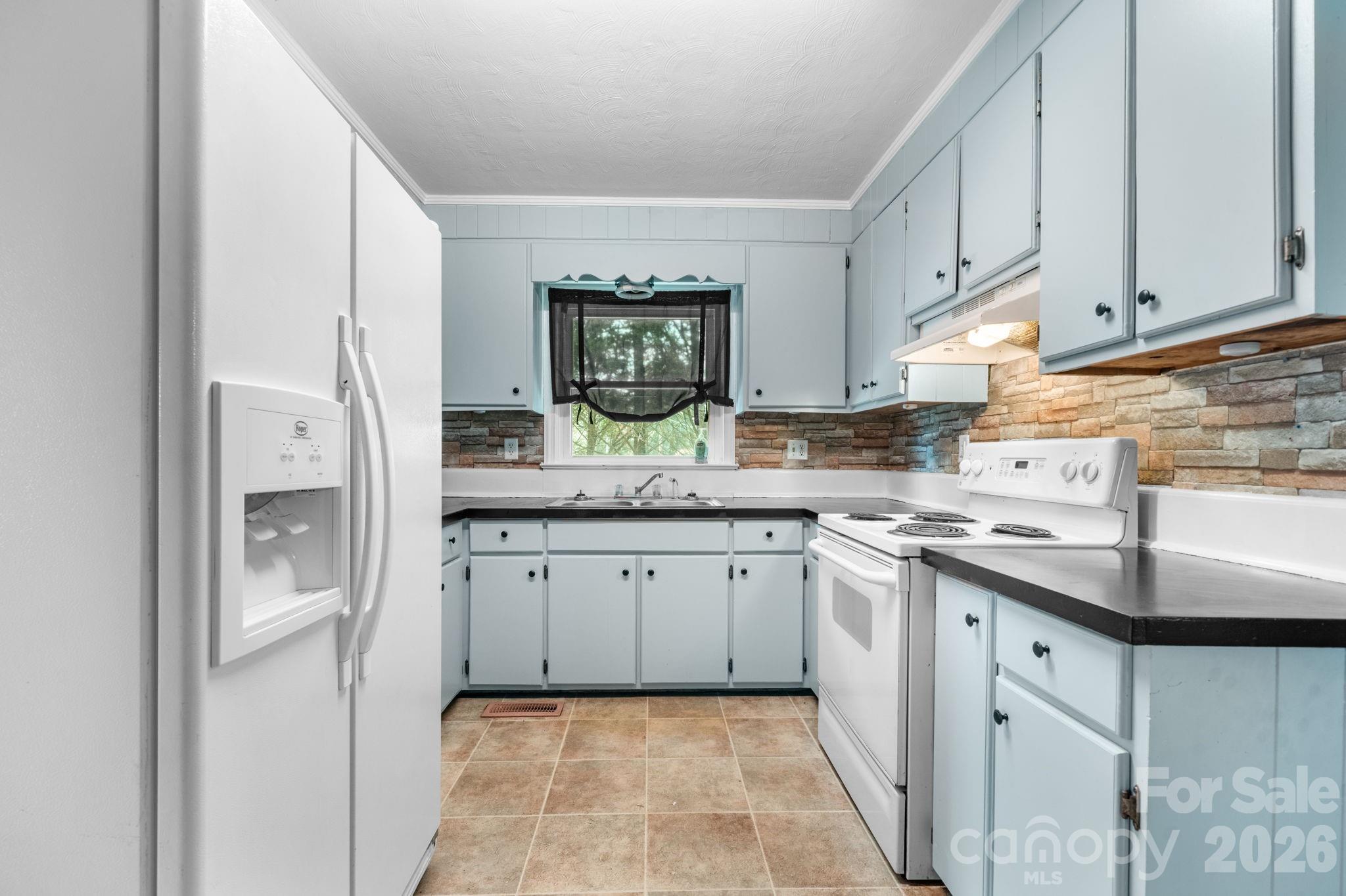 296 Pine Mountain Road — Hudson