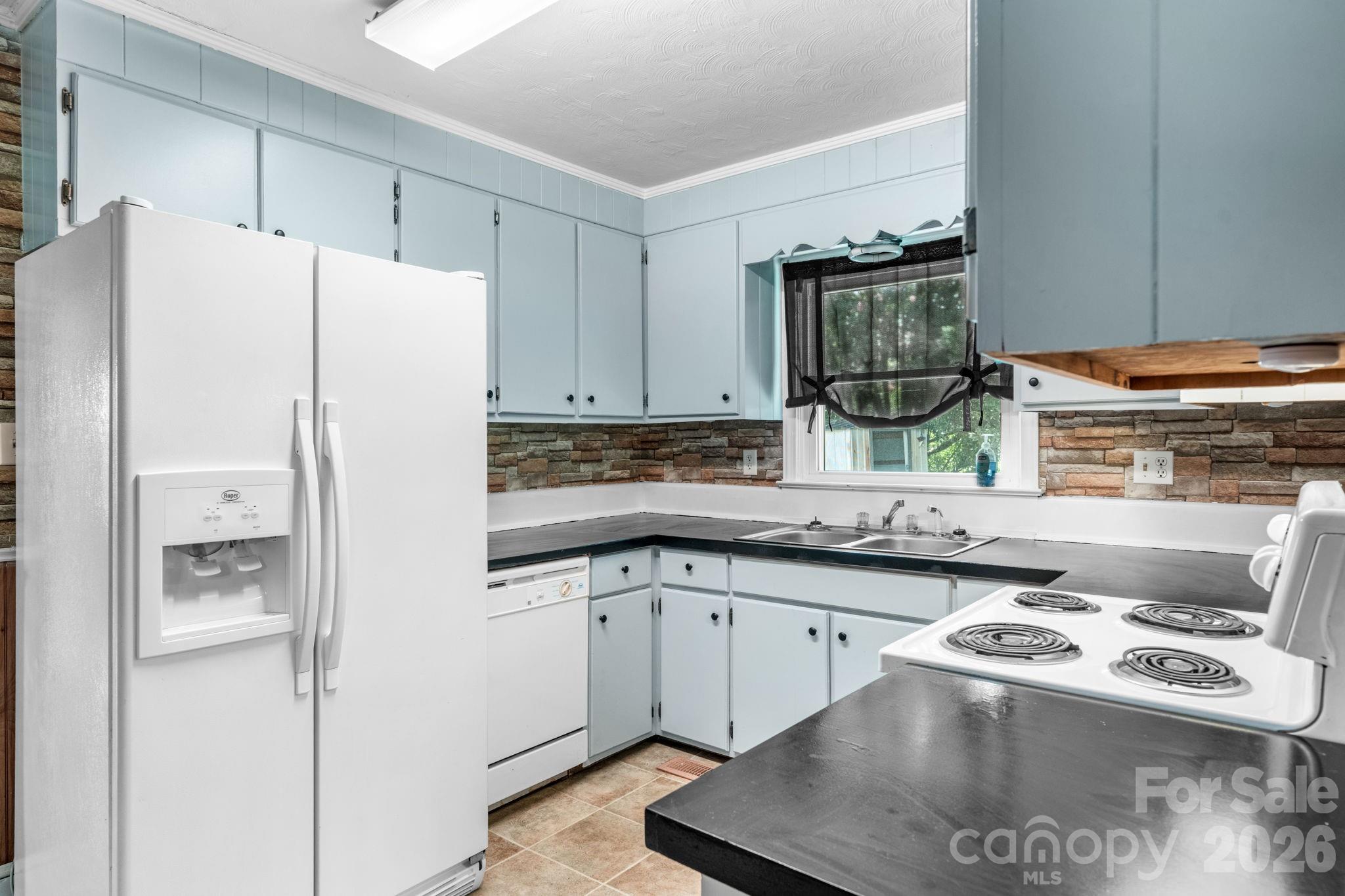 296 Pine Mountain Road — Hudson