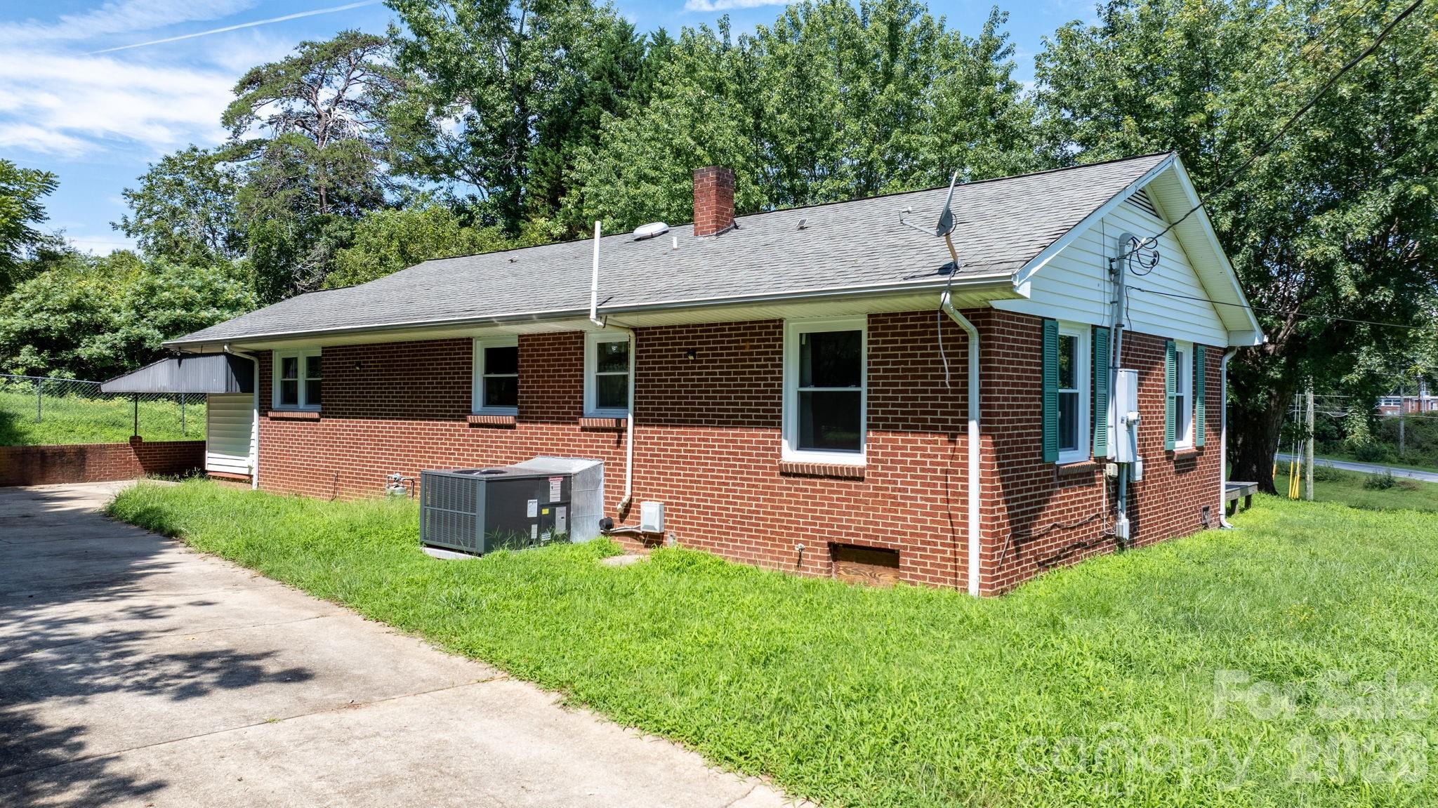 296 Pine Mountain Road — Hudson