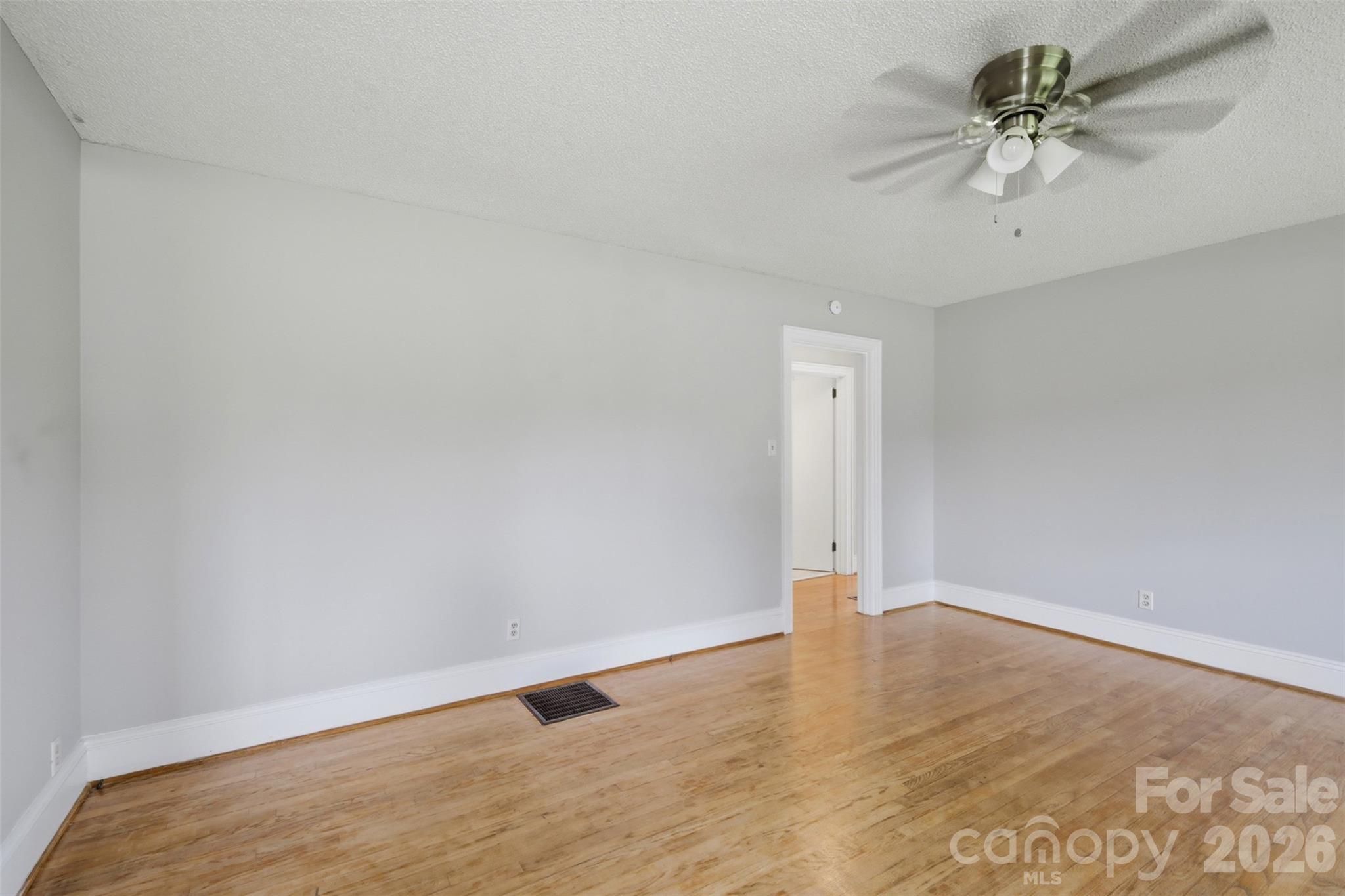 2262 9th Avenue Drive NE — Hickory