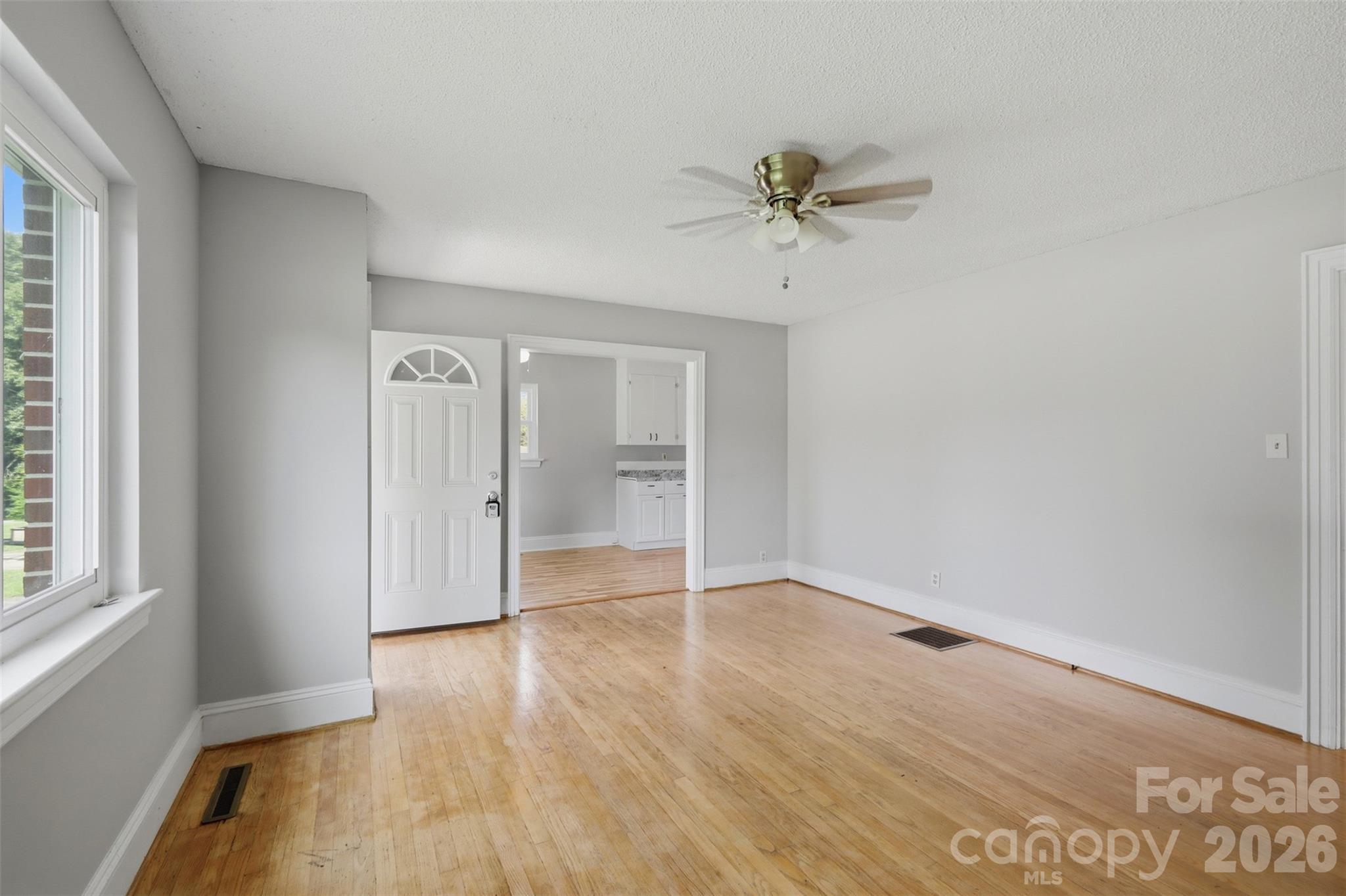2262 9th Avenue Drive NE — Hickory