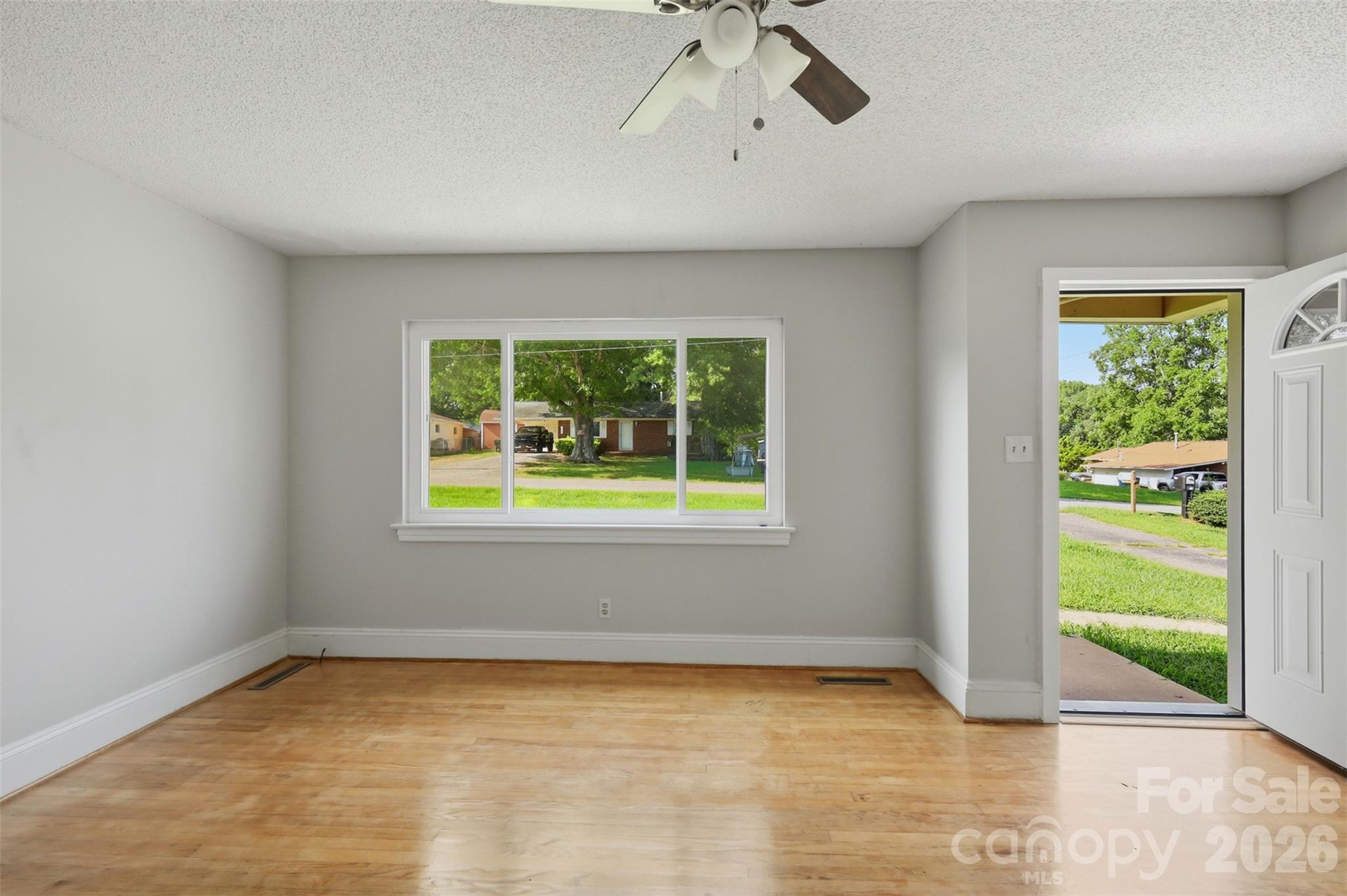 2262 9th Avenue Drive NE — Hickory