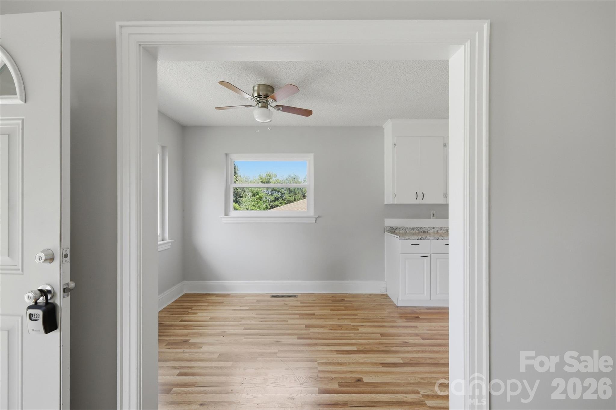 2262 9th Avenue Drive NE — Hickory