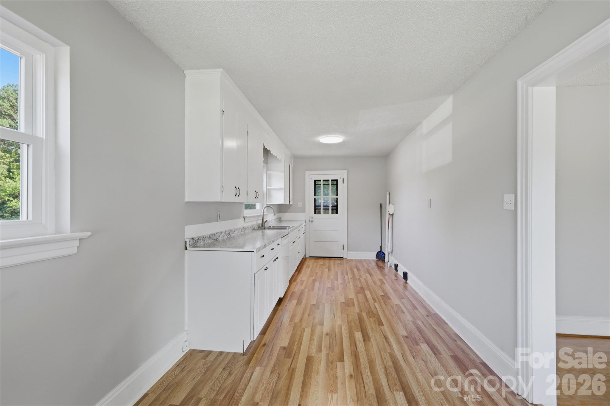 2262 9th Avenue Drive NE — Hickory
