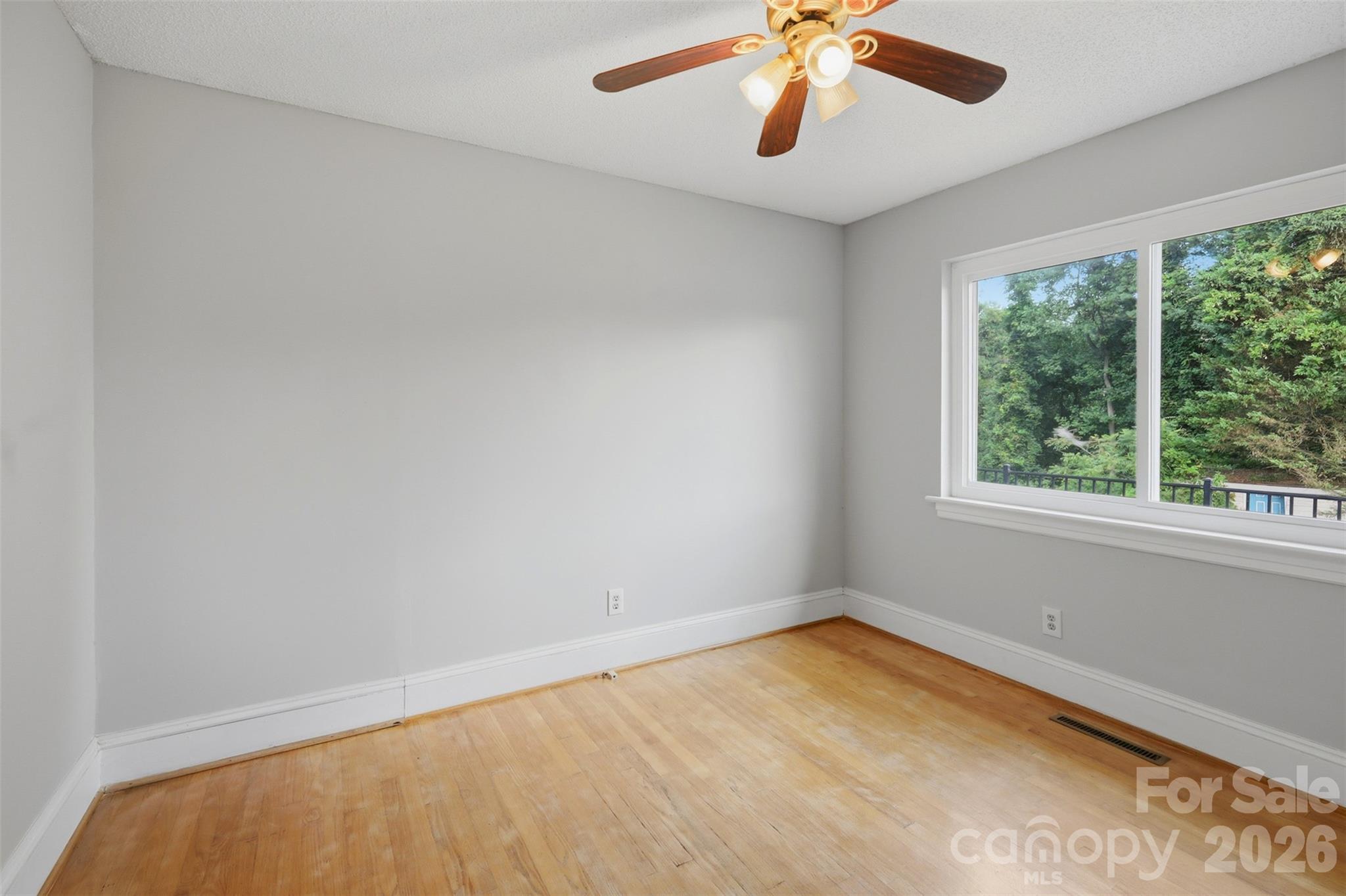 2262 9th Avenue Drive NE — Hickory