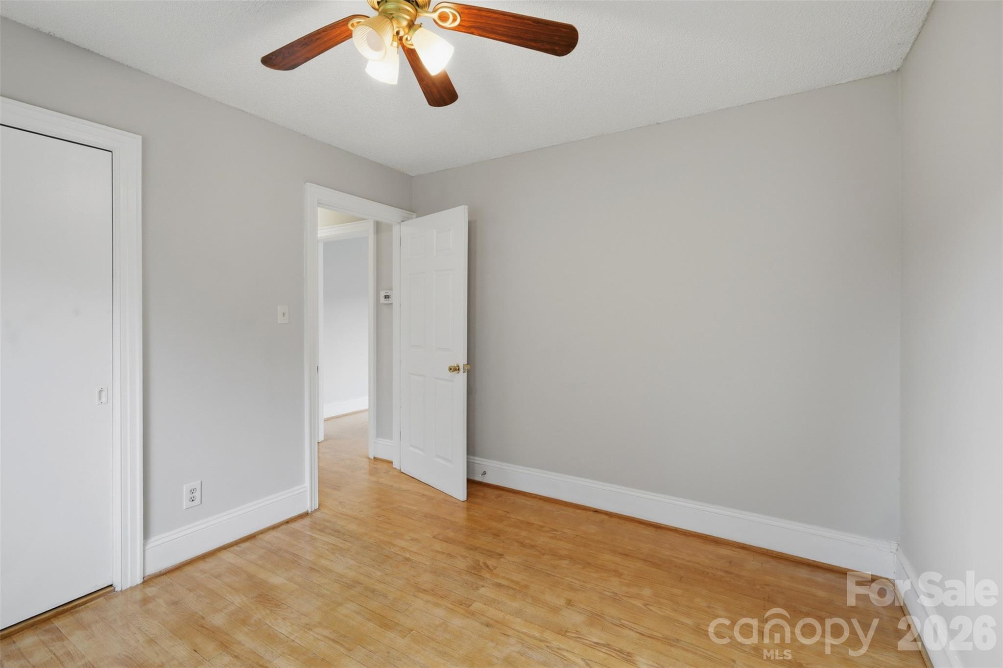 2262 9th Avenue Drive NE — Hickory