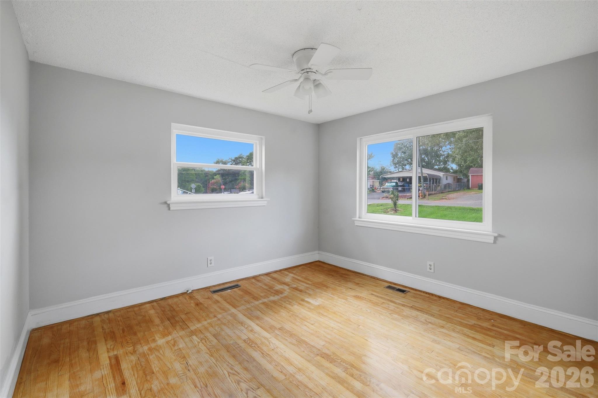 2262 9th Avenue Drive NE — Hickory