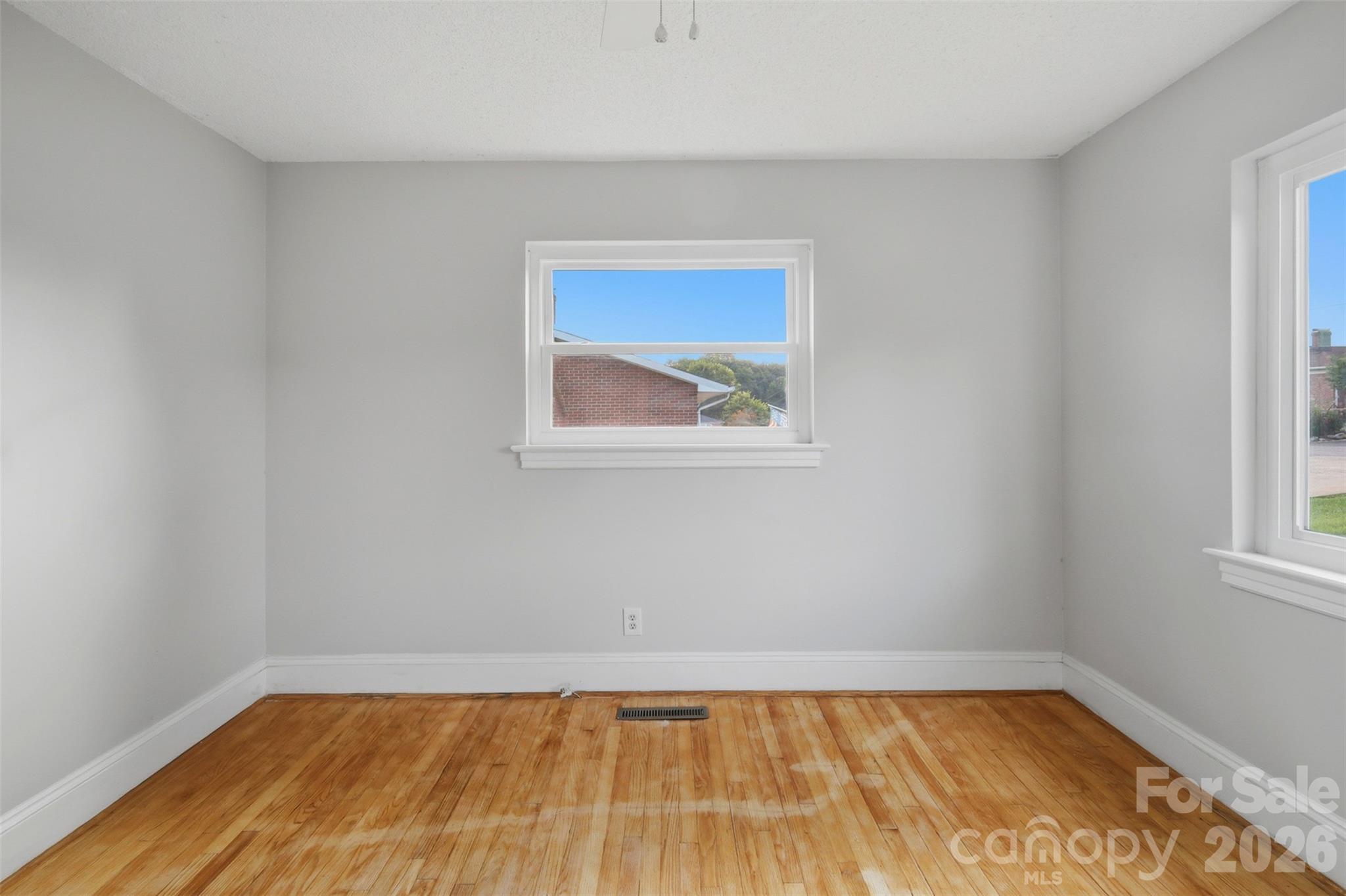 2262 9th Avenue Drive NE — Hickory