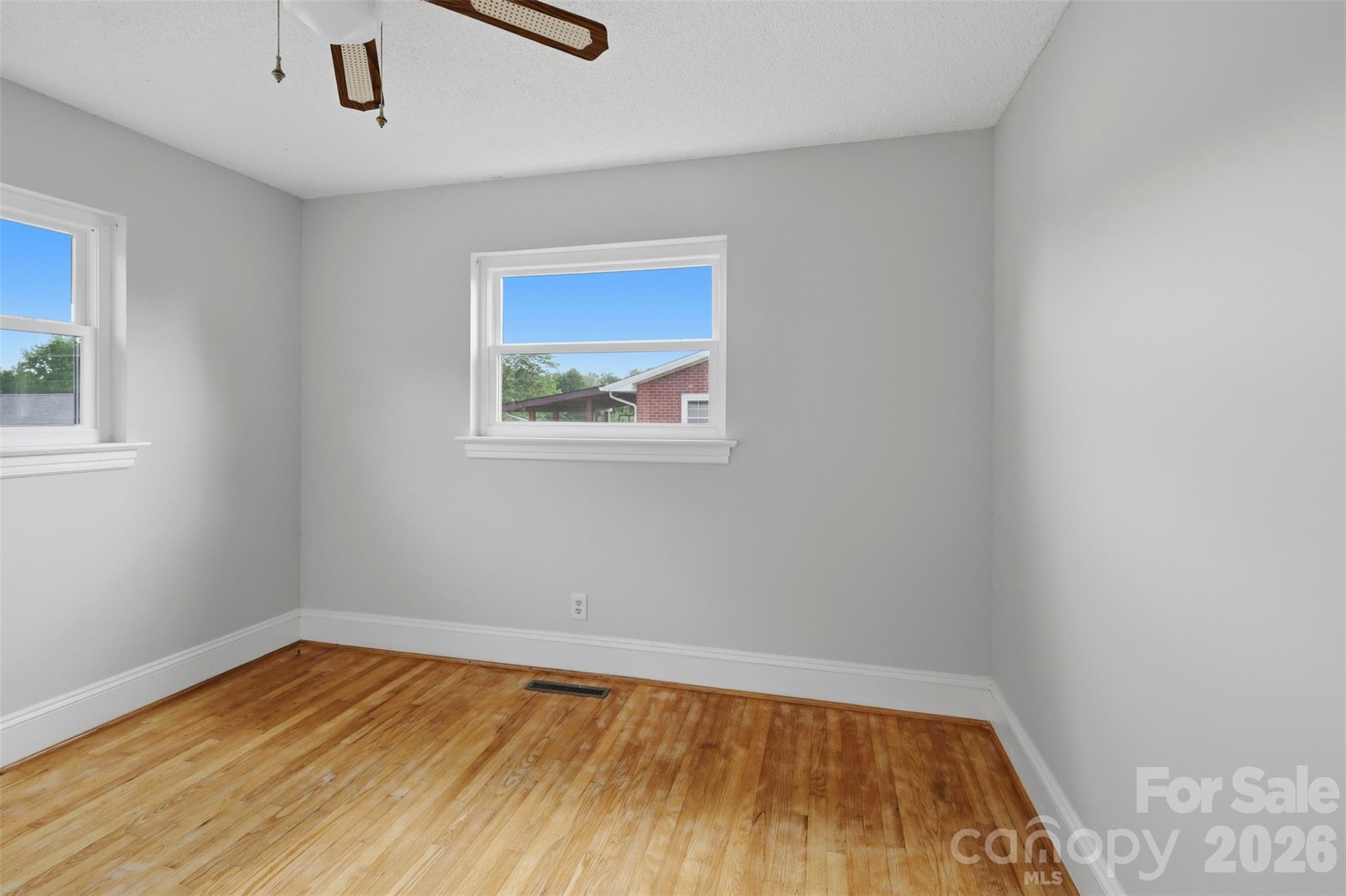 2262 9th Avenue Drive NE — Hickory