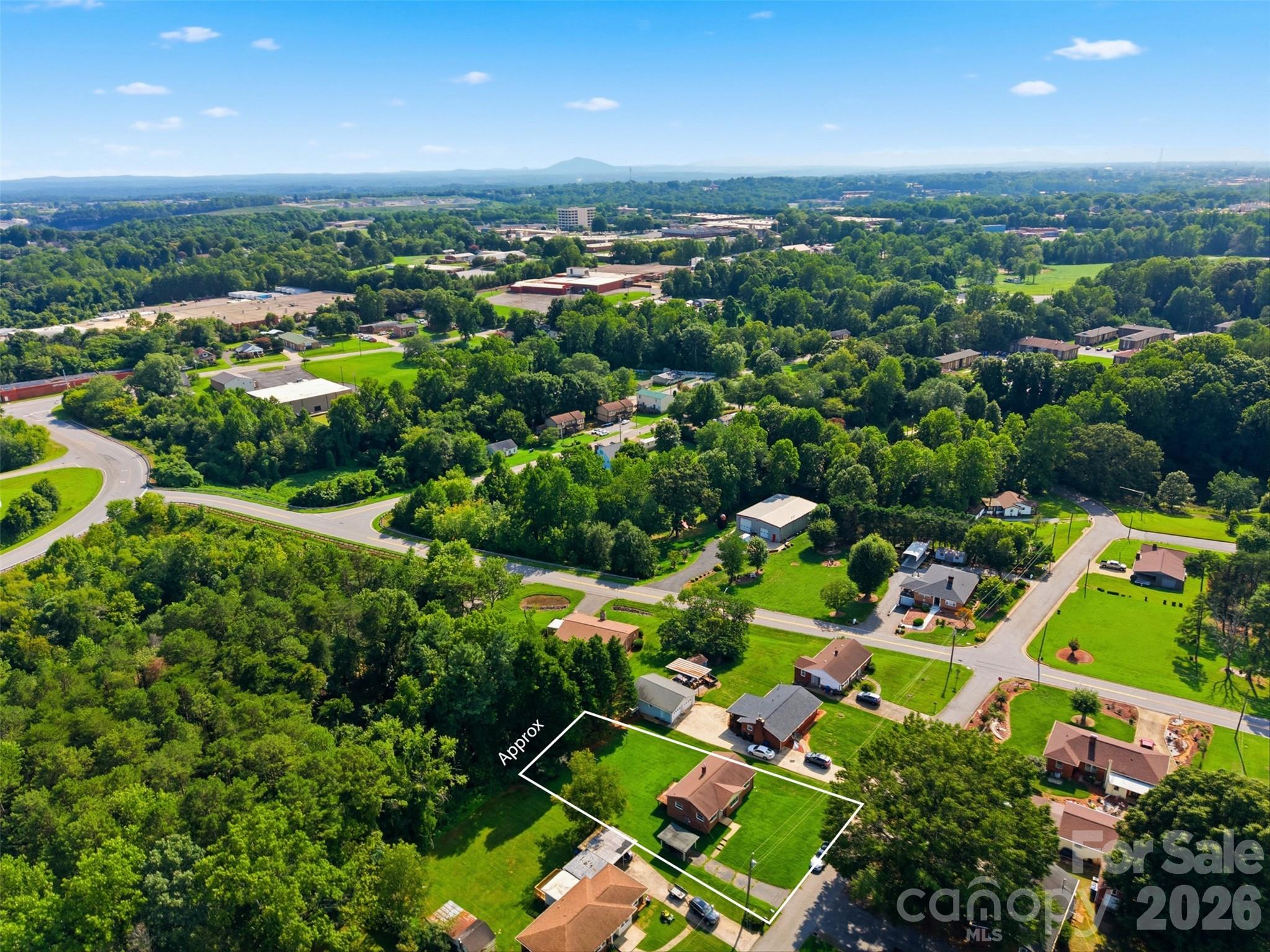 2262 9th Avenue Drive NE — Hickory