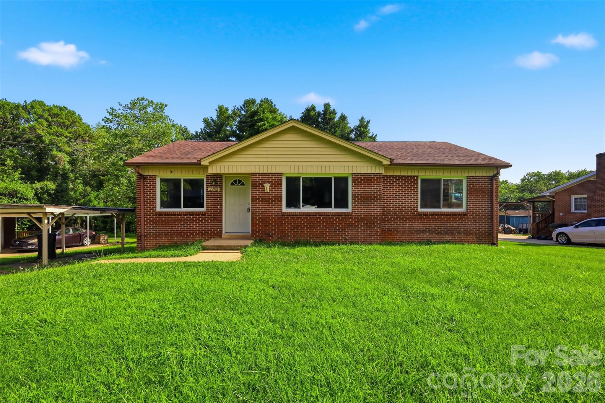 2262 9th Avenue Drive NE — Hickory