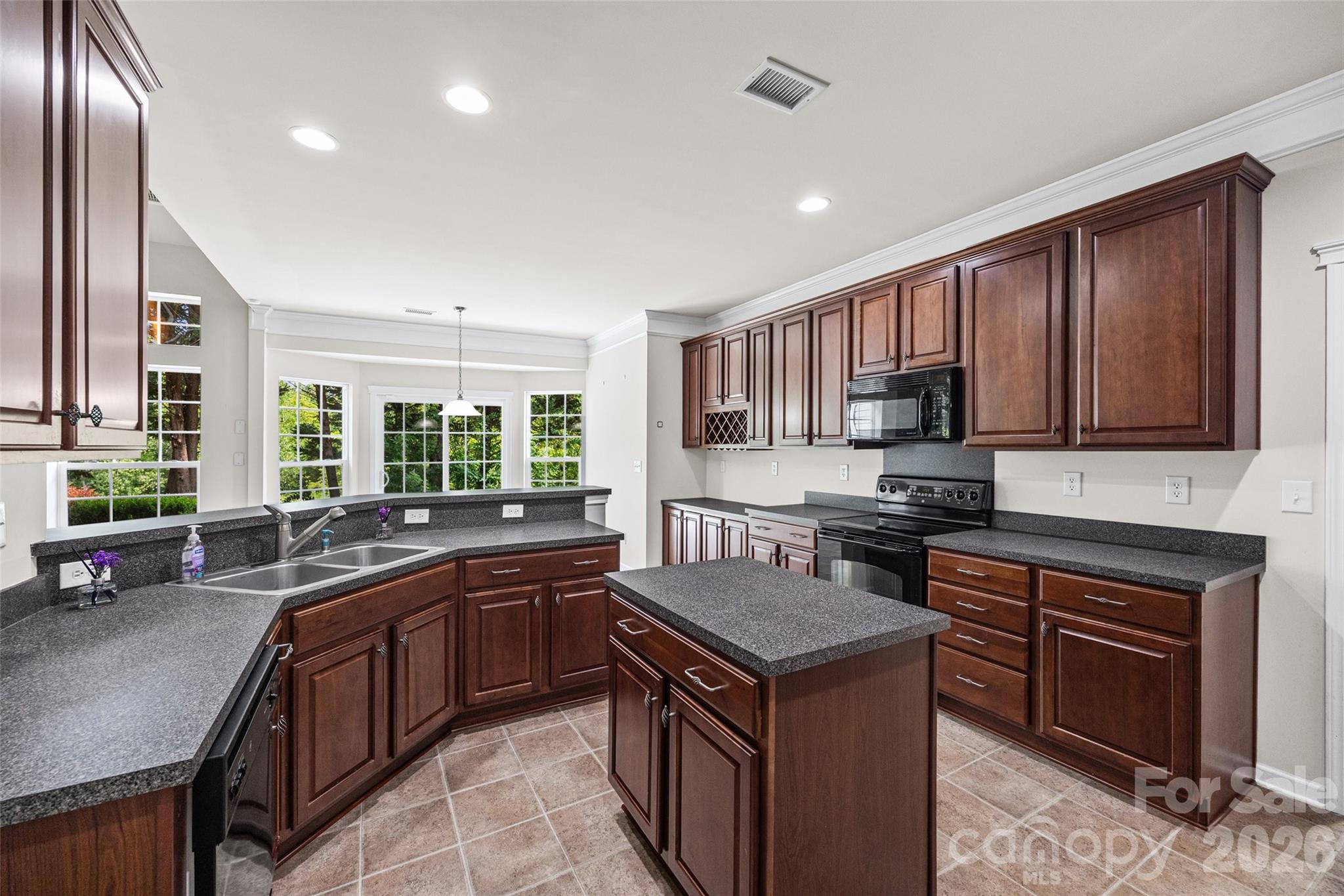 5914 Kirkwynd Commons Drive — Charlotte