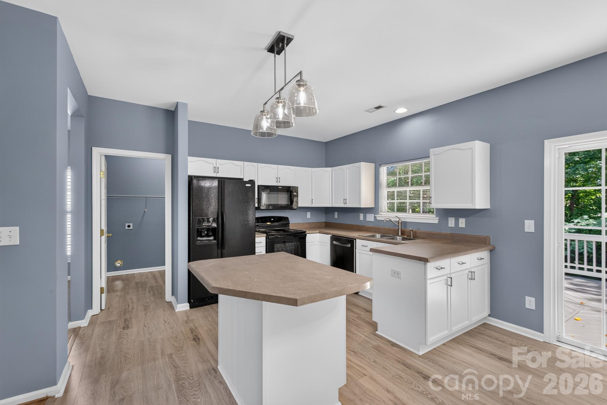 728 Knightswood Road — Fort Mill