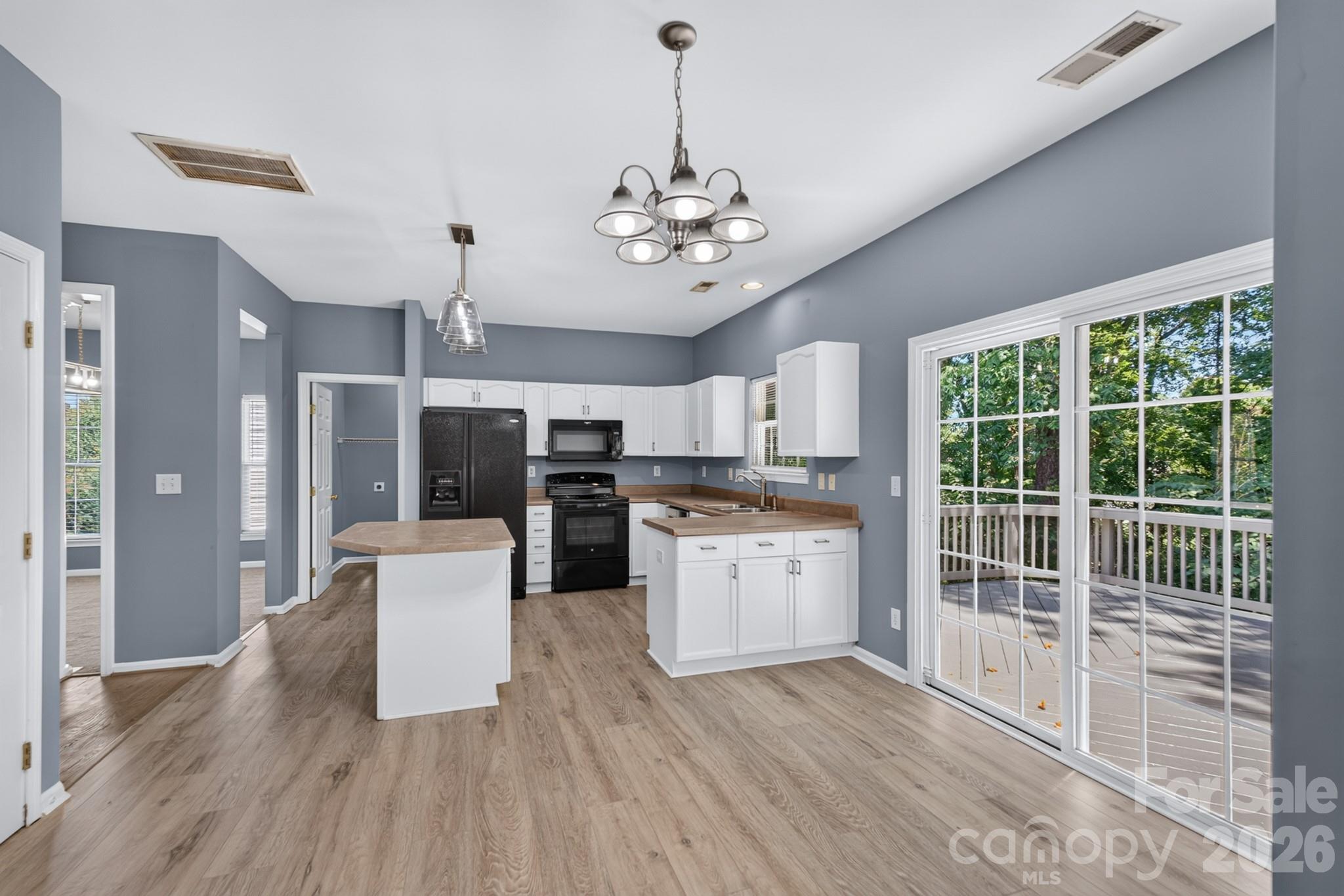 728 Knightswood Road — Fort Mill