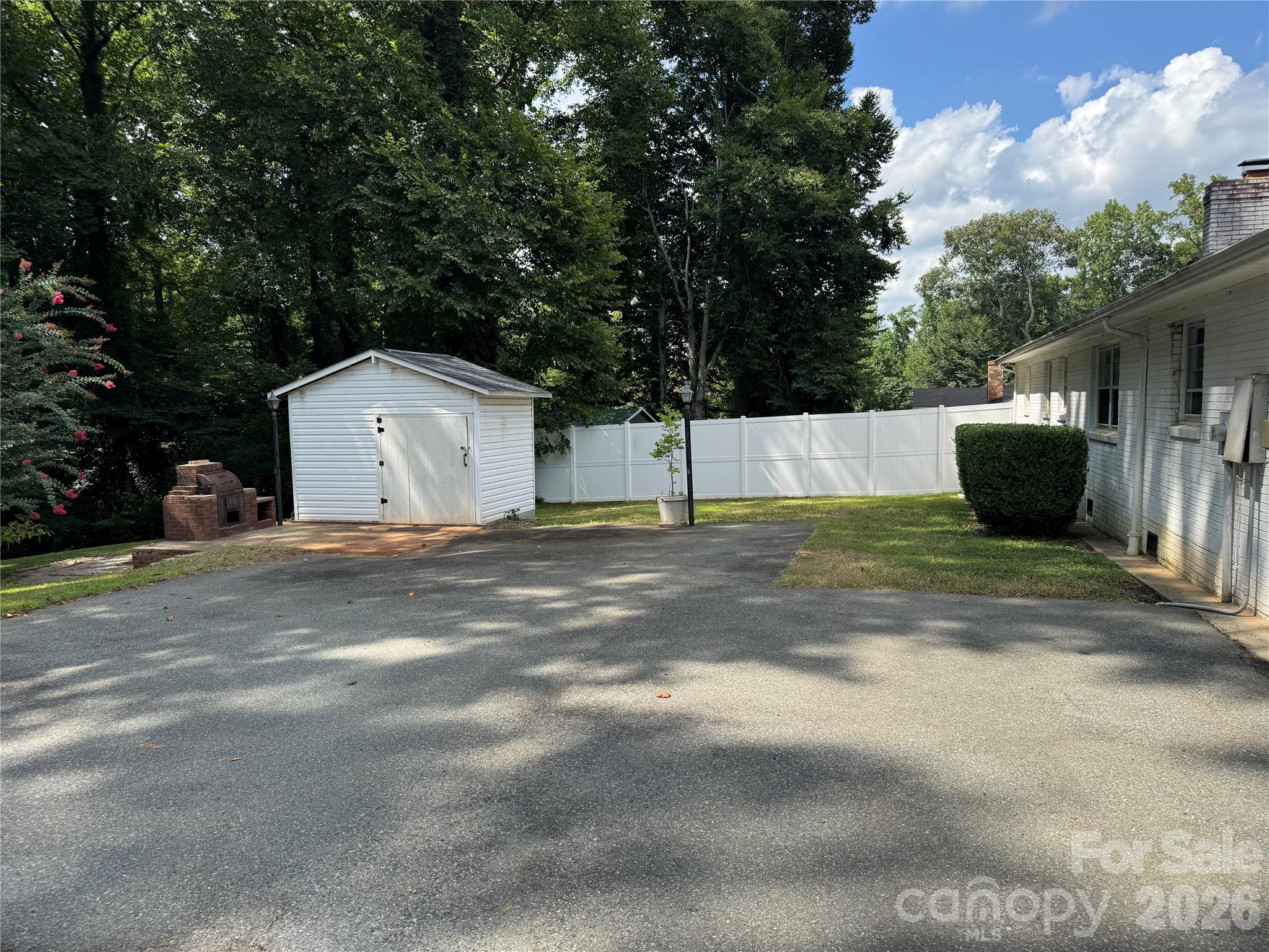 6233 Donna Drive — Charlotte