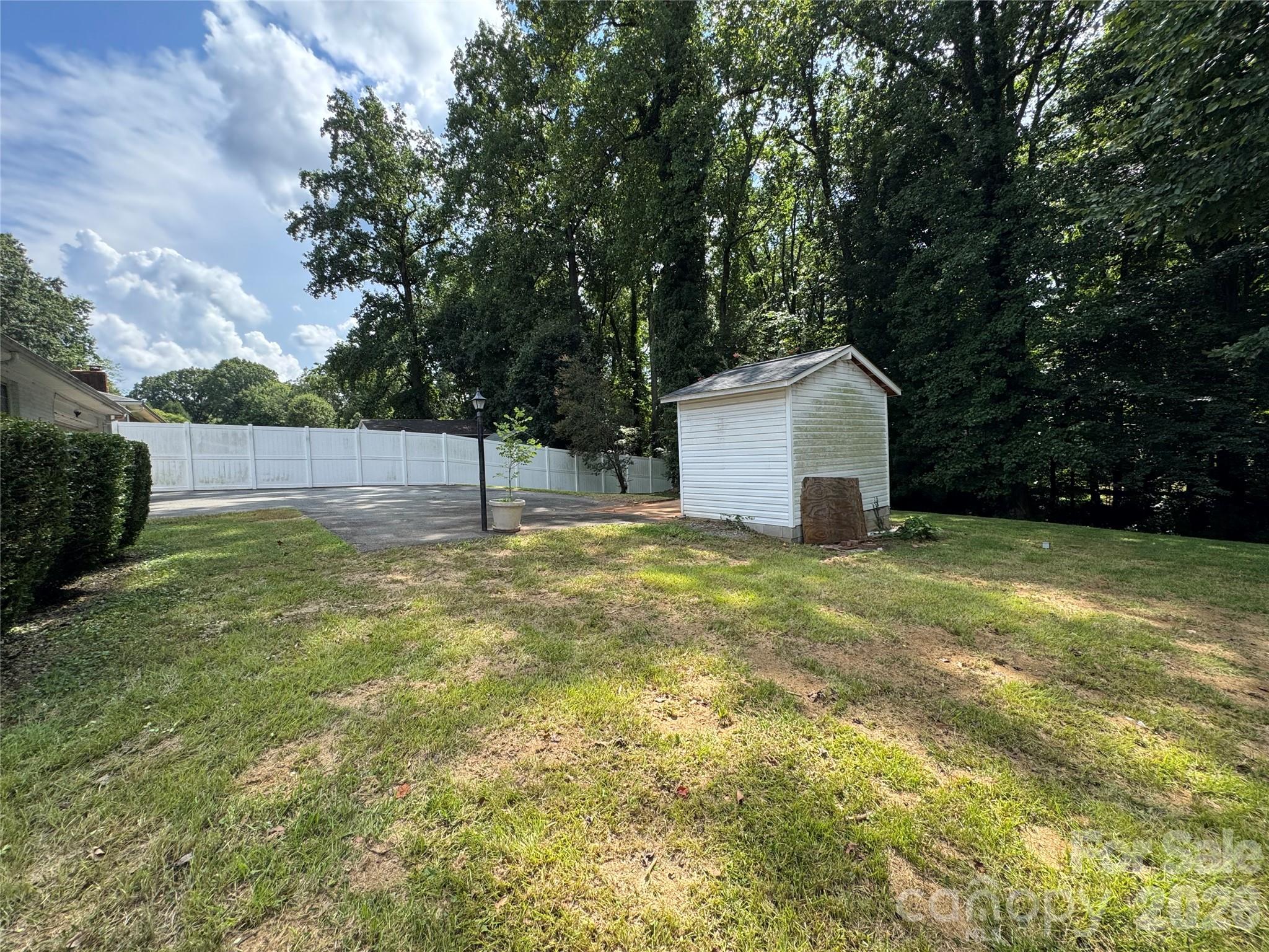 6233 Donna Drive — Charlotte