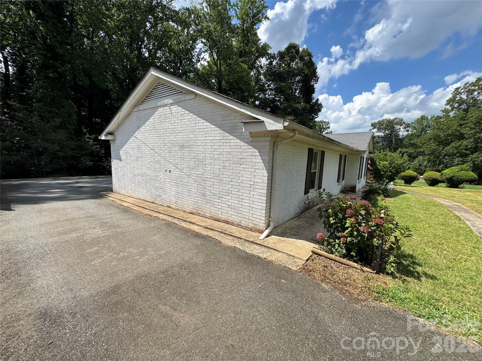 6233 Donna Drive — Charlotte